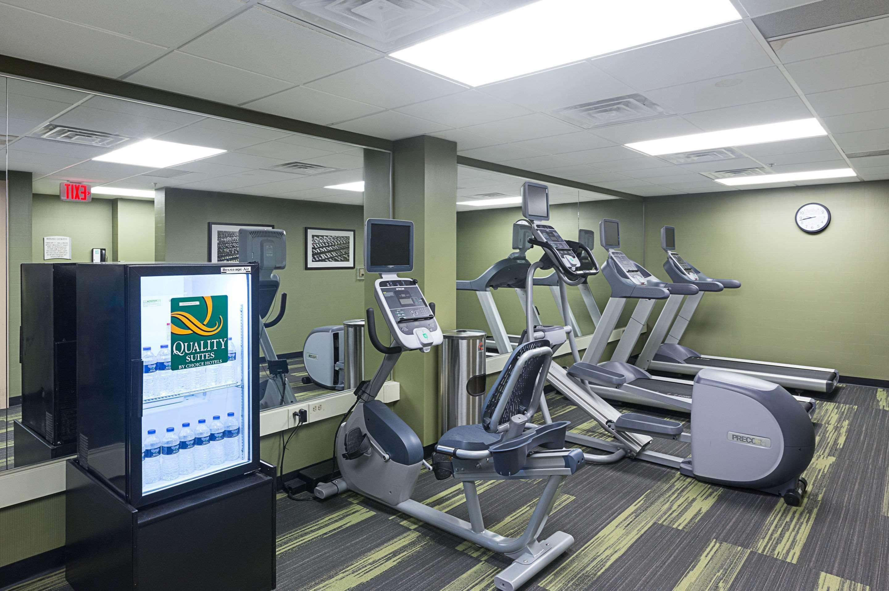 Instalaciones Recreativas Quality Suites Lansing West