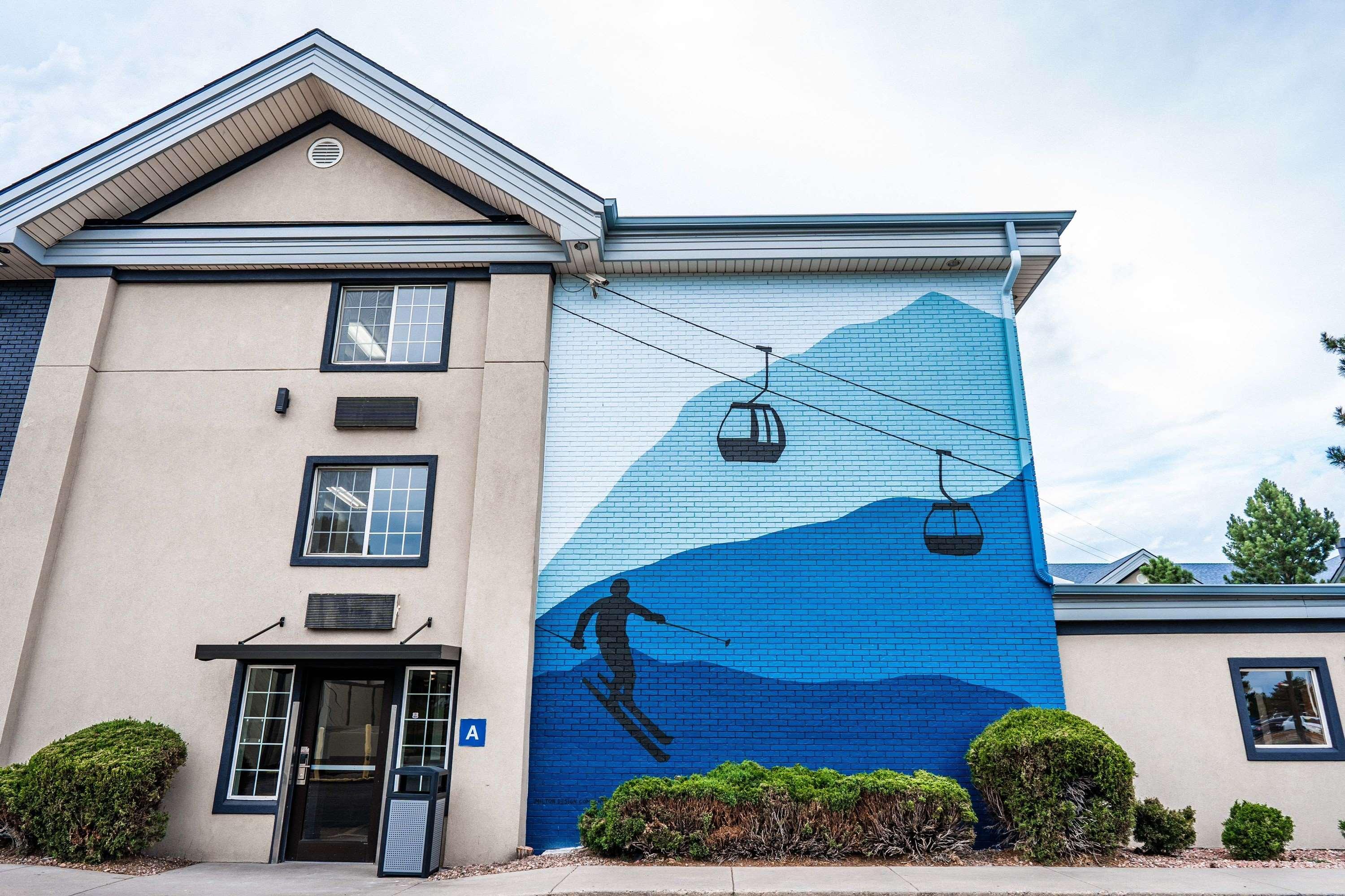 Vista Exterior Comfort Inn & Suites Golden – Denver West