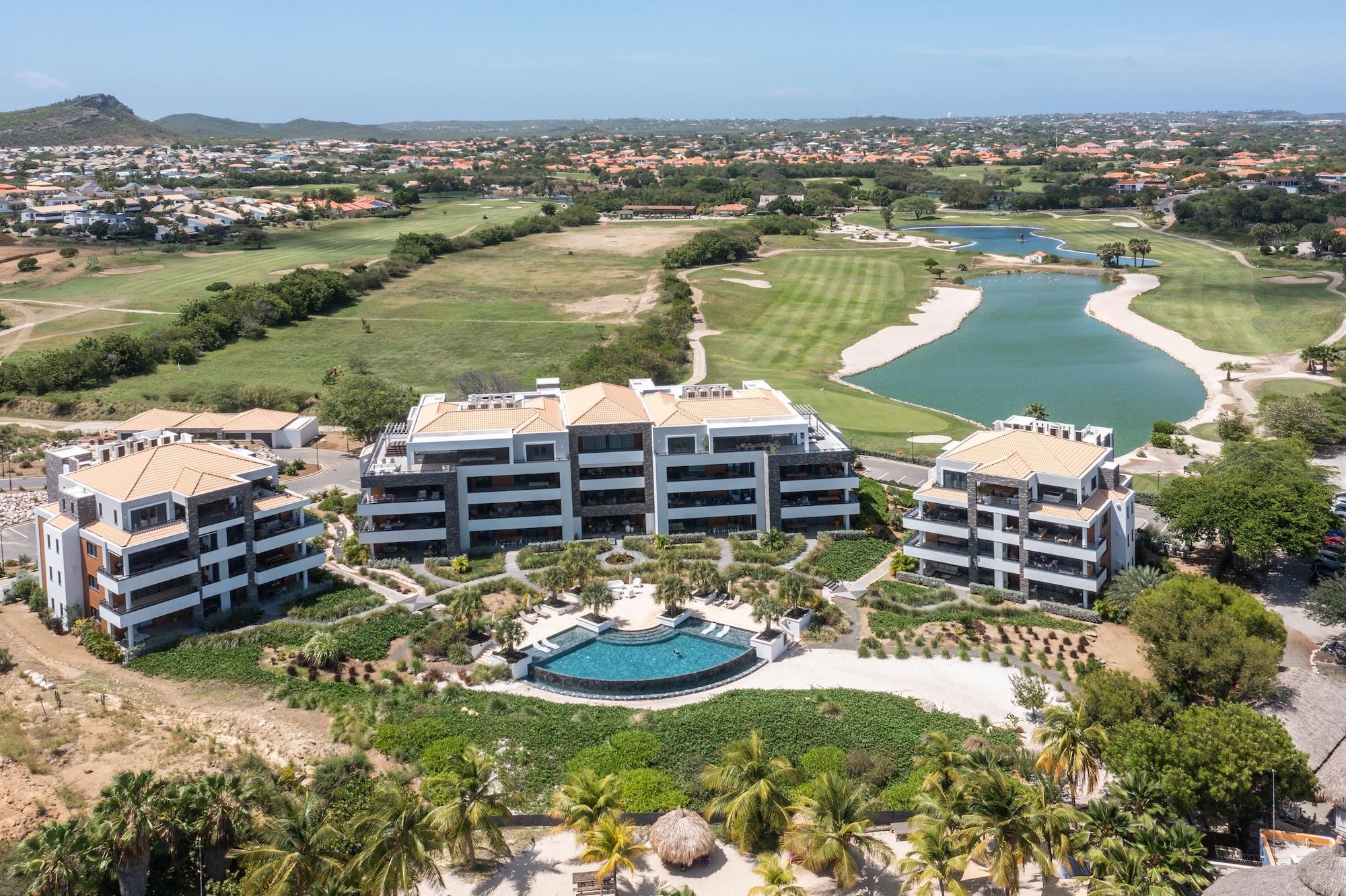 Vista Exterior Blue Bay Curacao Golf & Beach Resort