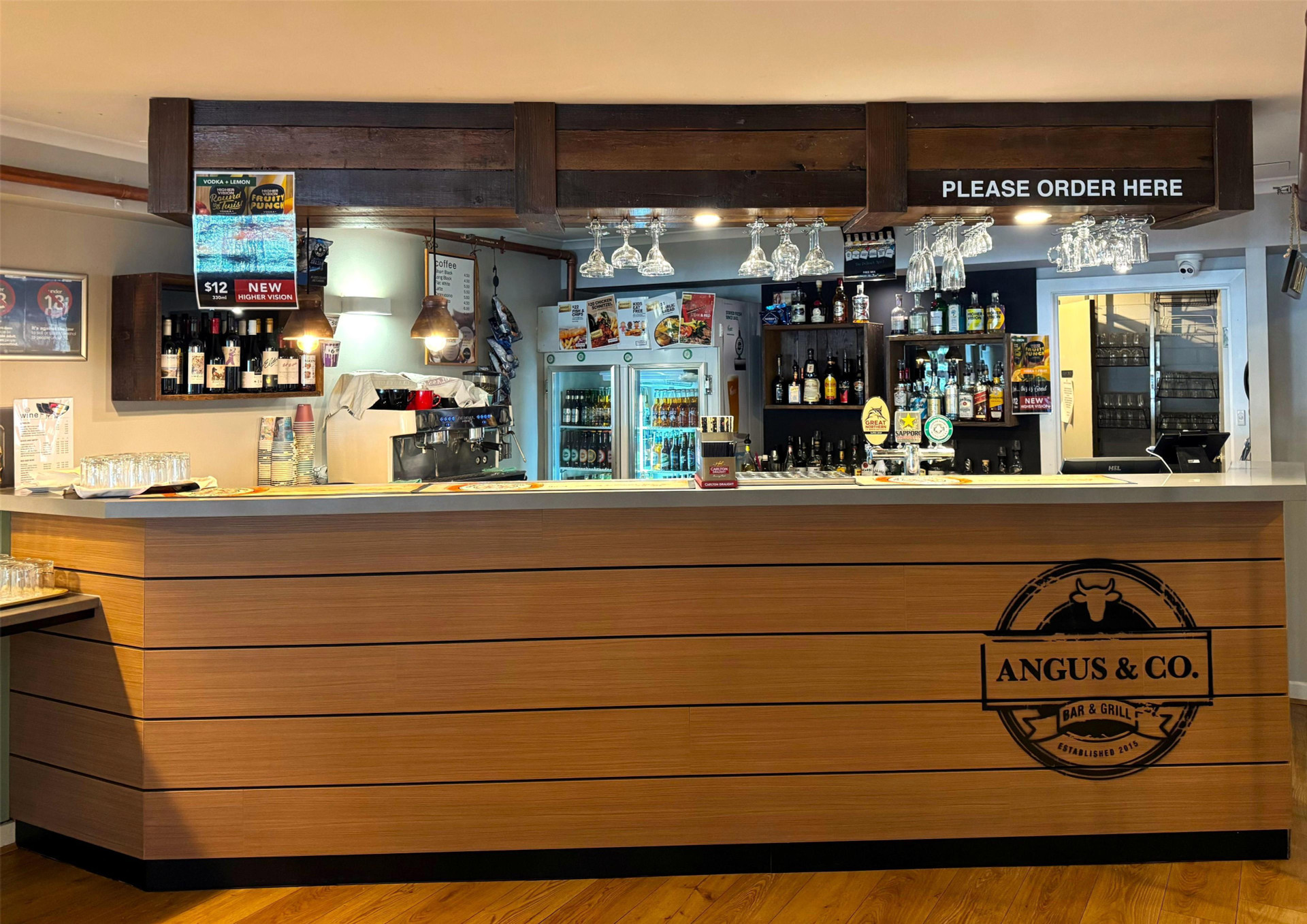 Bar/Salón Adelaide Royal Coach