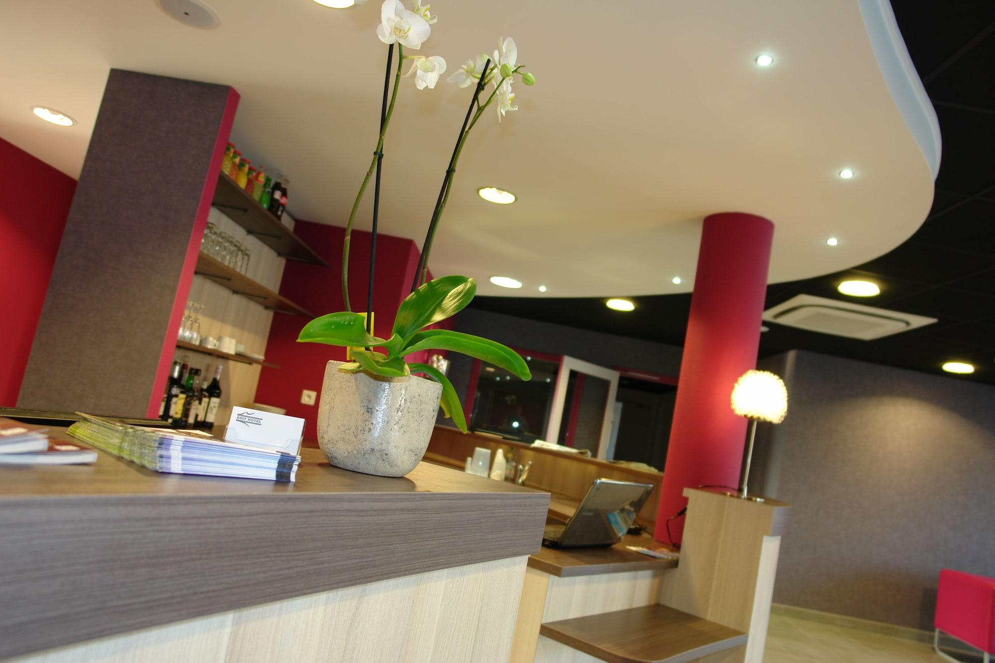 Vista Lobby Brit Hotel Vannes-Theix
