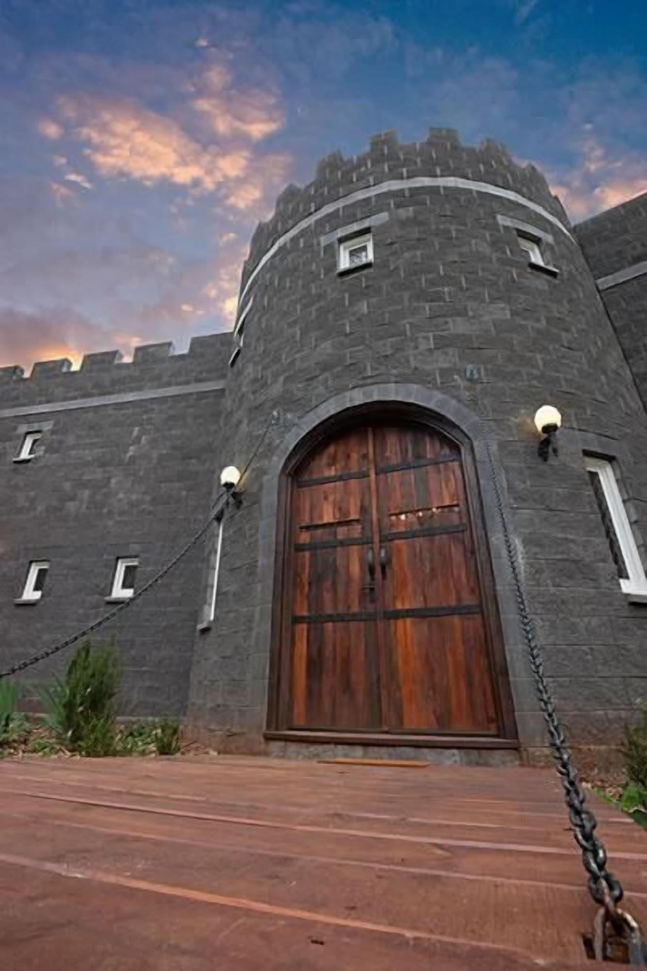 Varios The Castle On Tamborine
