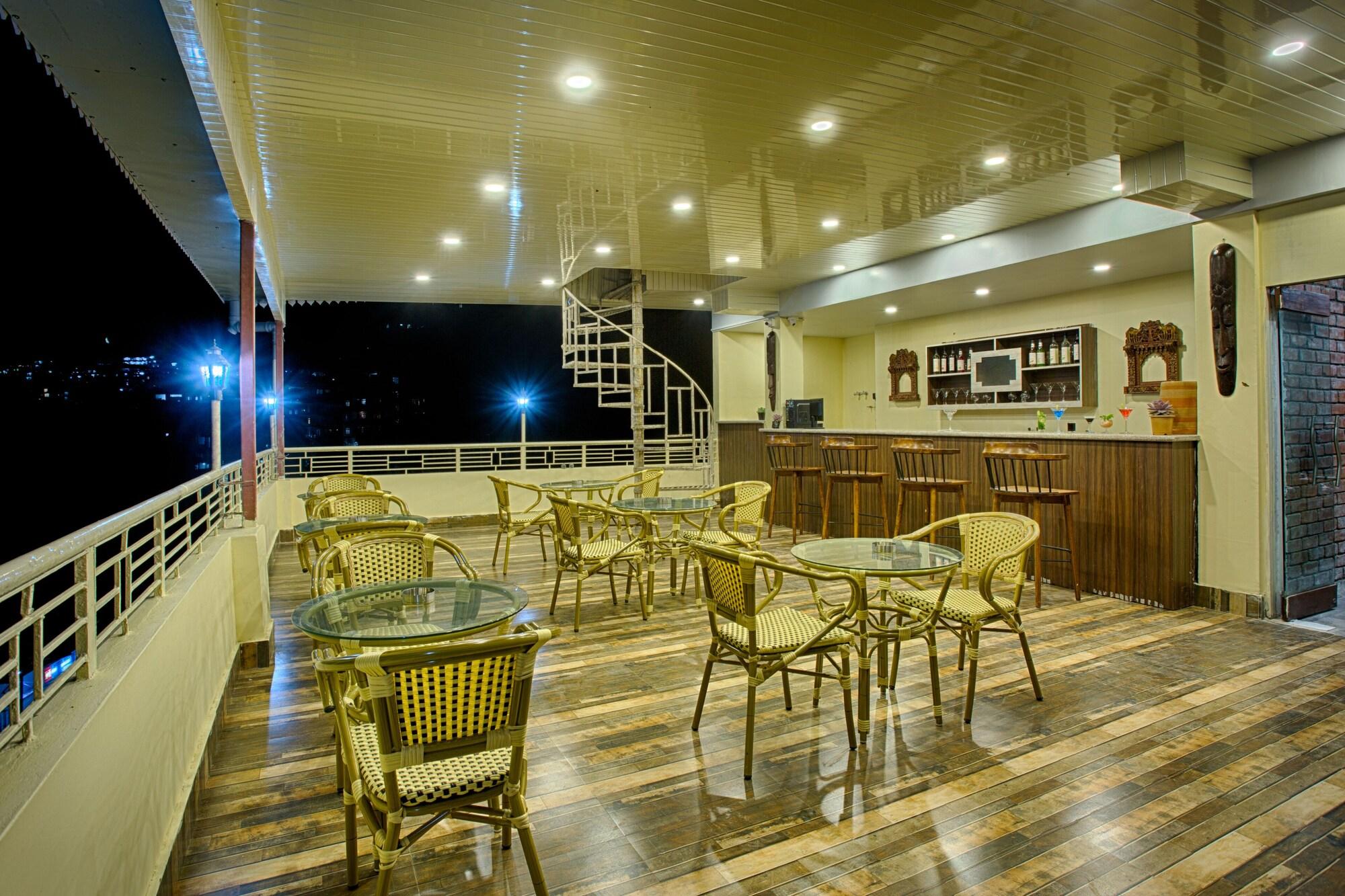 Bar/Salón The Aryan Regency