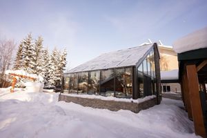 Alojamiento - Pike's Waterfront Lodge