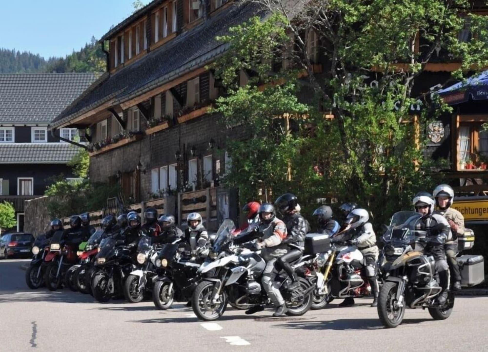 Vista Exterior Hotel Hirschen Menzenschwand