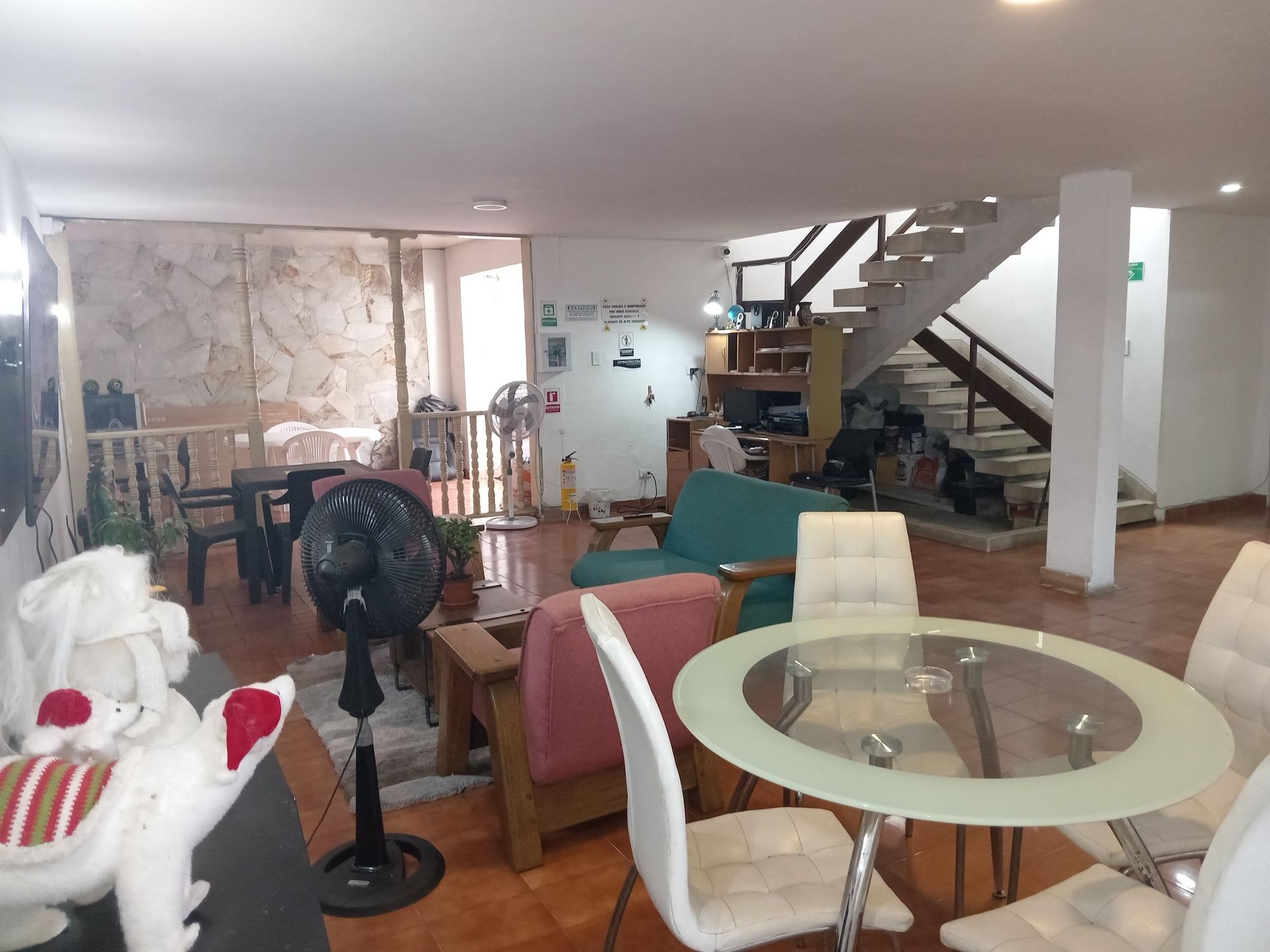 Sala de Reuniones Linda Casa Vacacional Andy-Cali