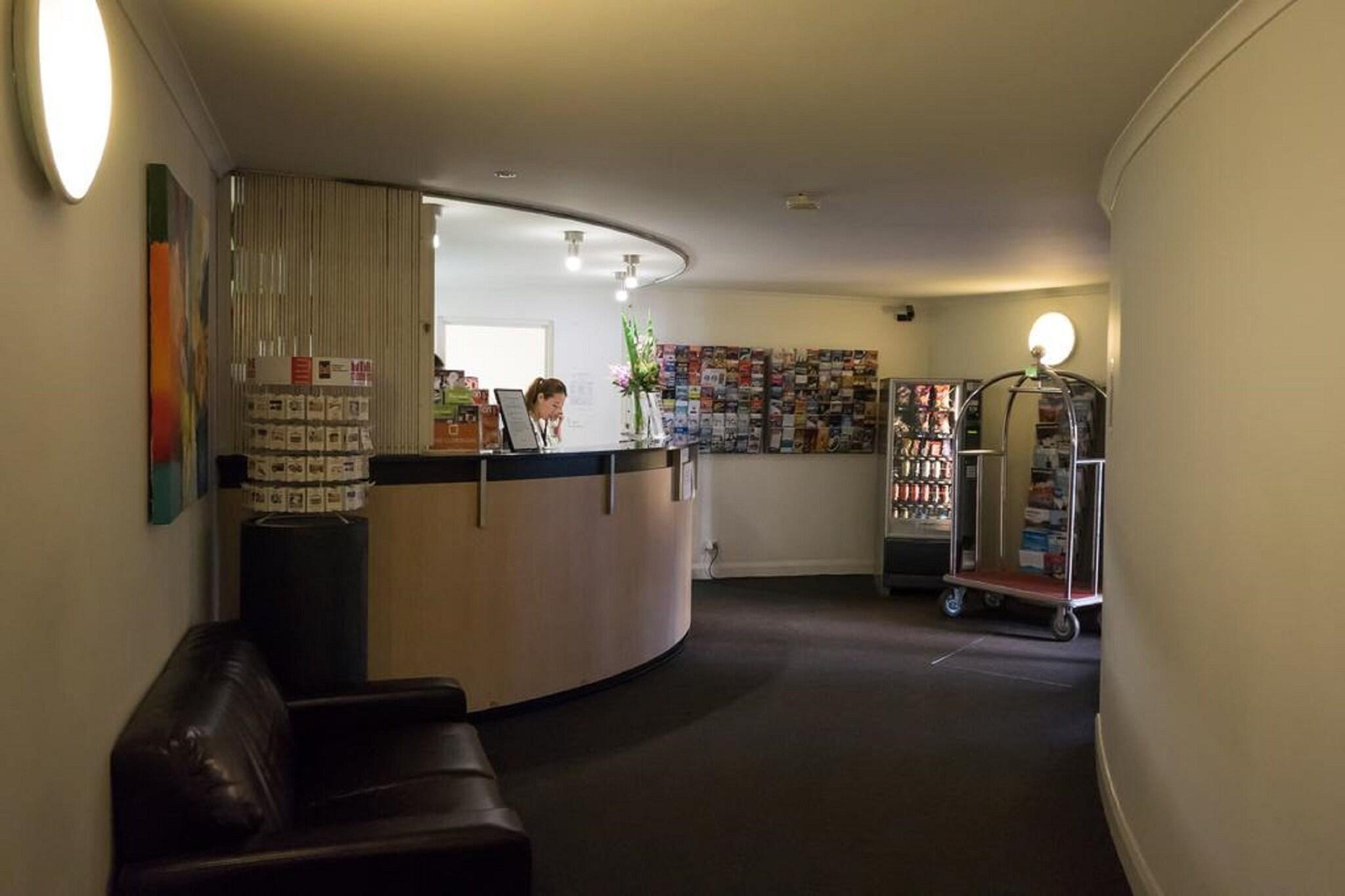 Vista Lobby Napoleon On Kent