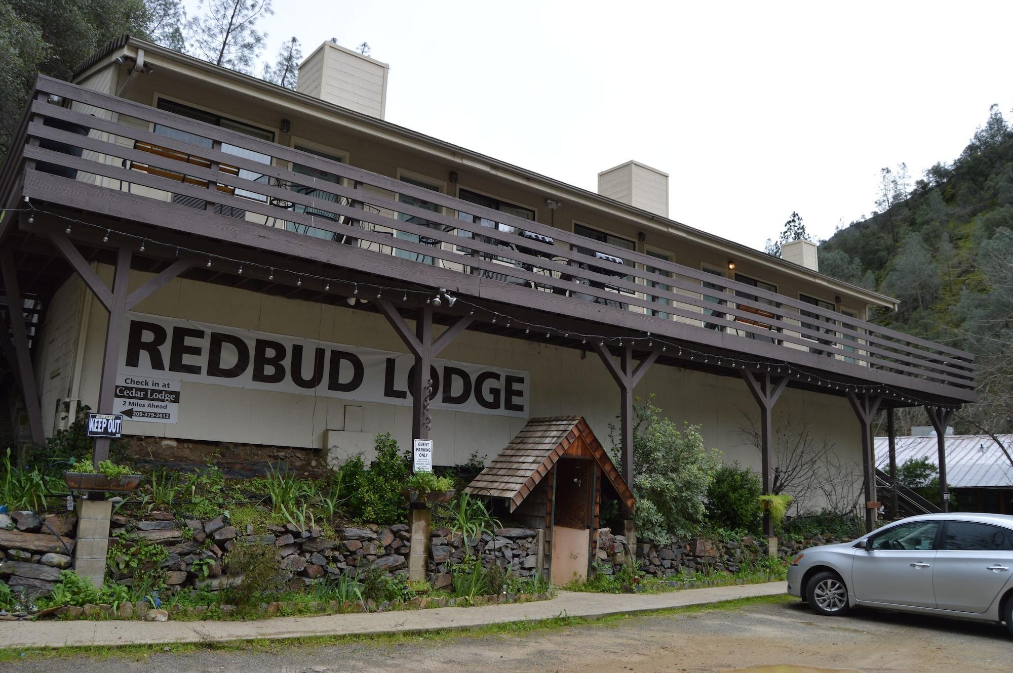 Varios Red Bud Lodge