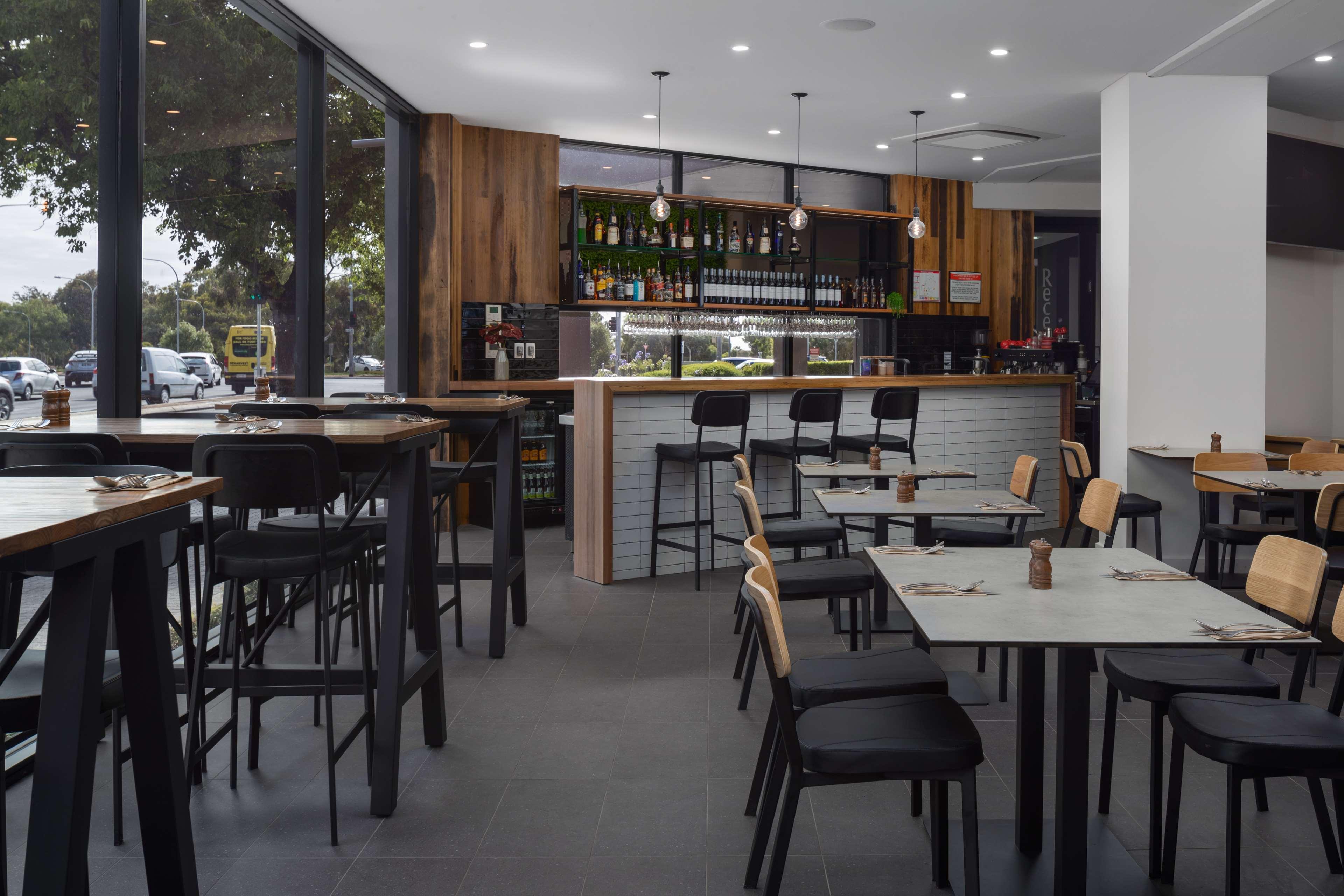 Restaurant Rydges South Park Adelaide