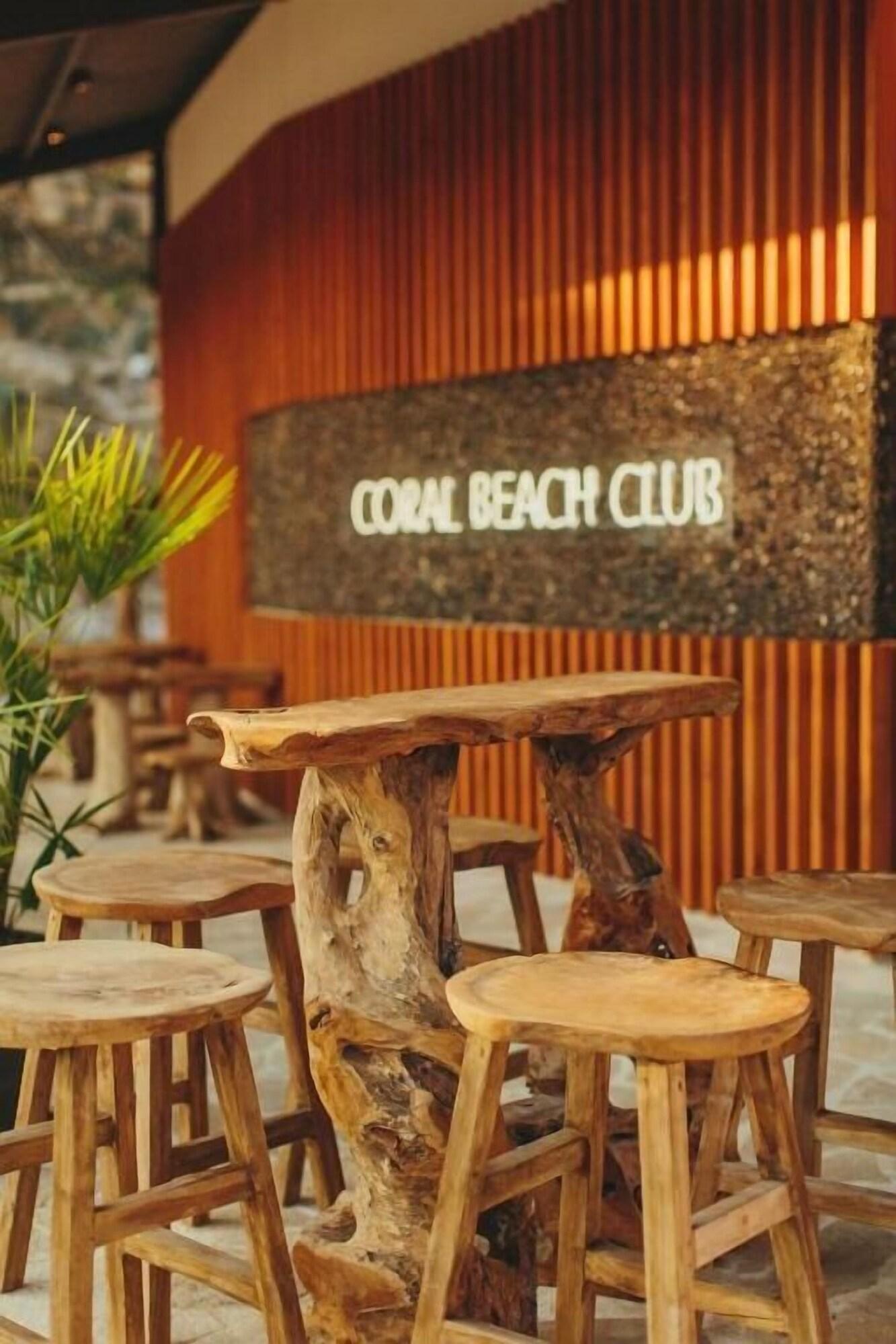 Bar/Salón Adriatic Resort Apartments