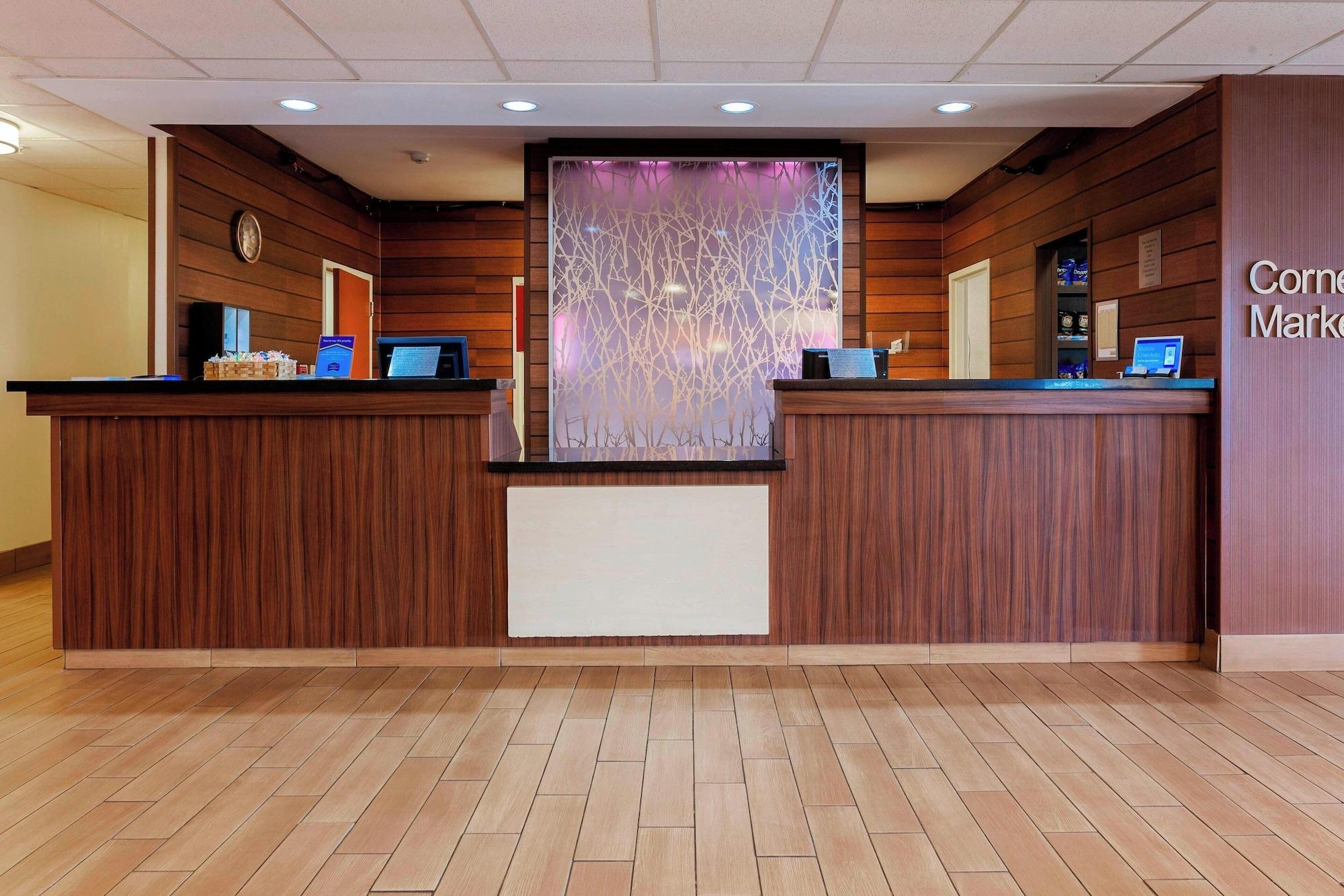 Vista Lobby Fairfield Inn Ponca City