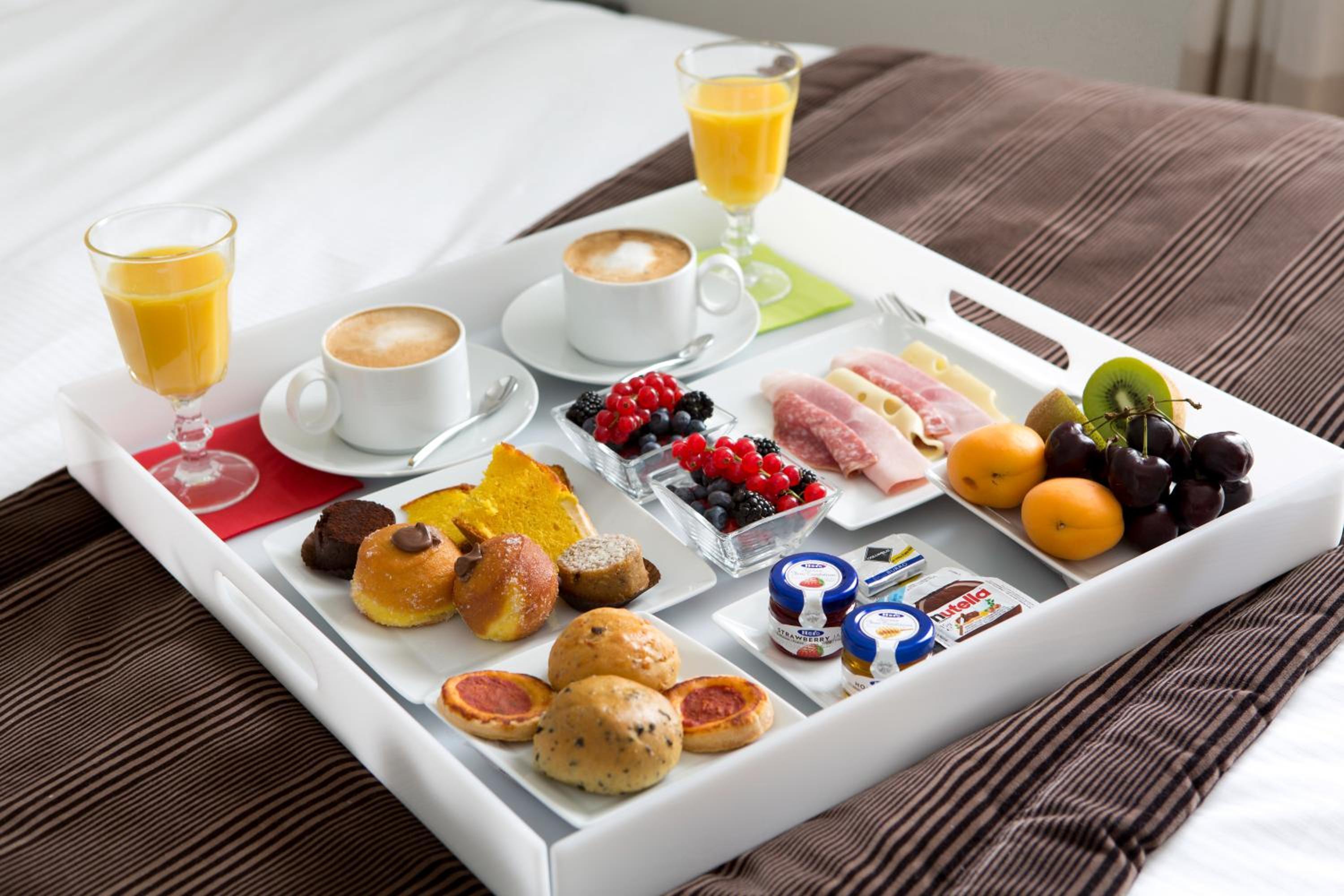 Restaurant Via Del Corso Home