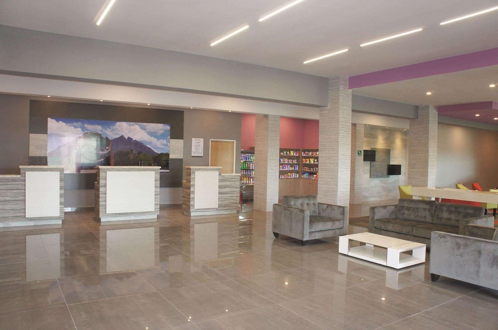 Vista Lobby CHN Hotel Monterrey Aeropuerto, Trademark by Wyndham