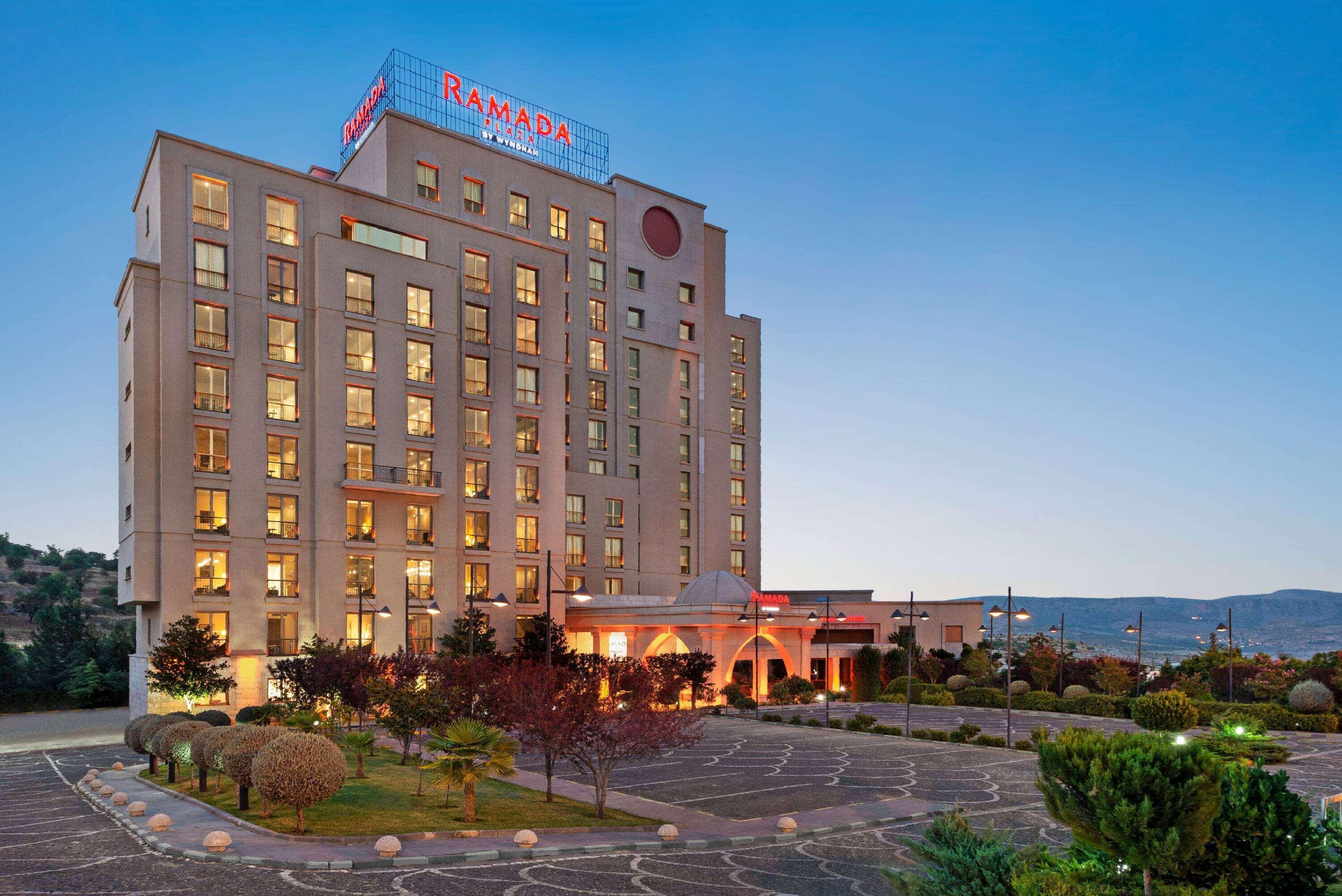 Vista Exterior Ramada Plaza by Wyndham Mardin