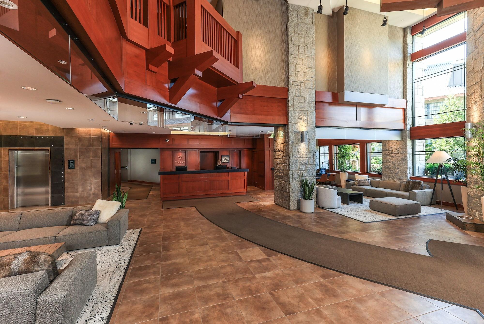 Vista Lobby Crystal Lodge