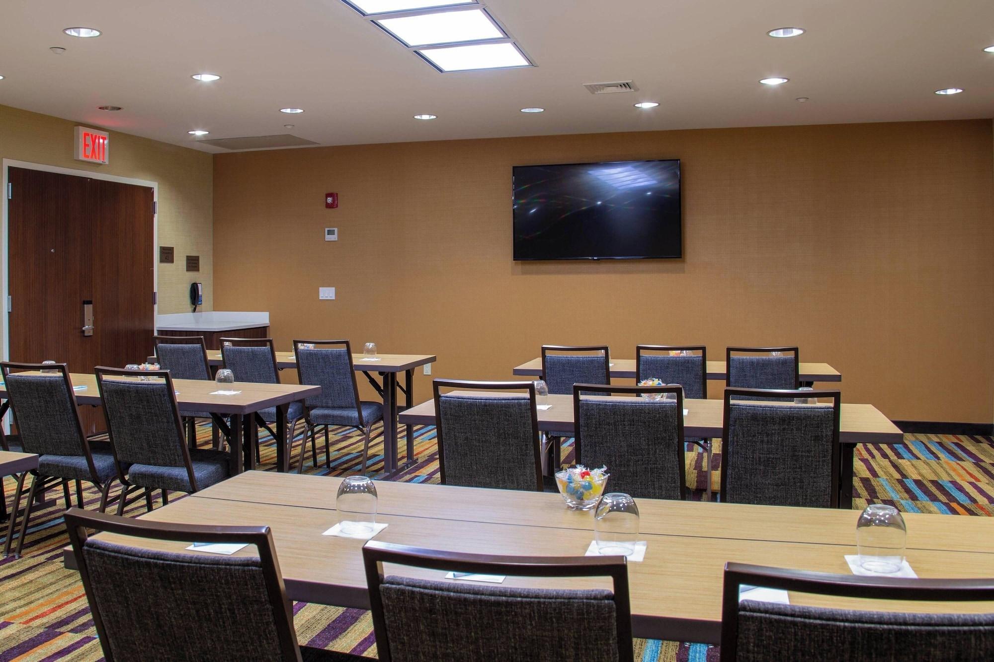 Sala de Reuniones Fairfield Inn & Suites New York Queens/Fresh Meadows