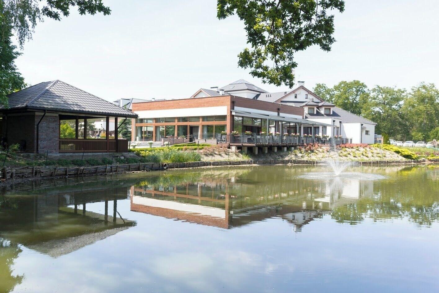 Varios Kolumna Park Hotel