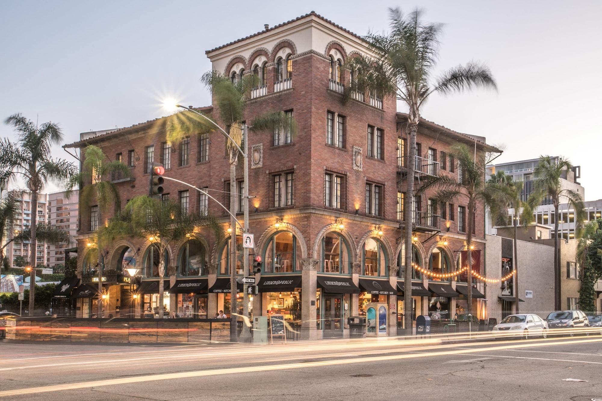 Vista Exterior The Historic Broadlind Hotel at Long Beach Conven