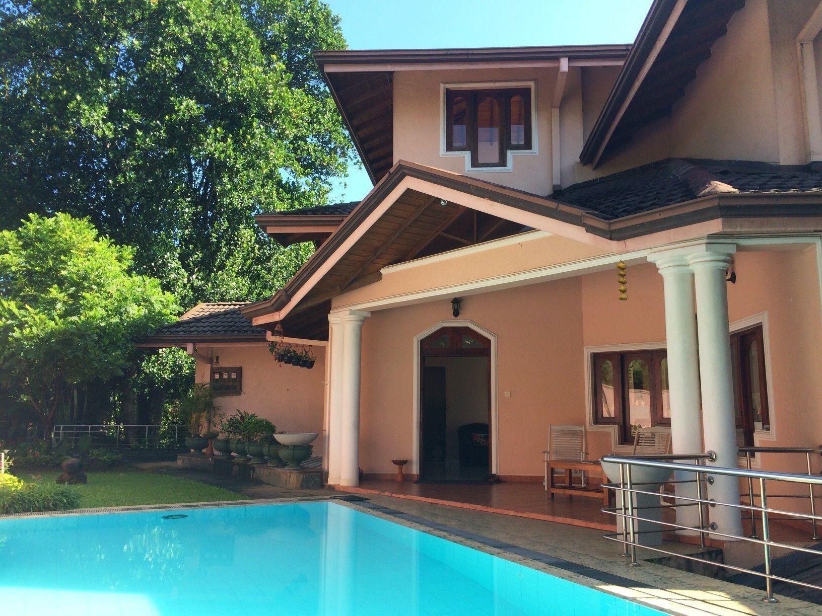 Varios Kandy View Garden Hotel