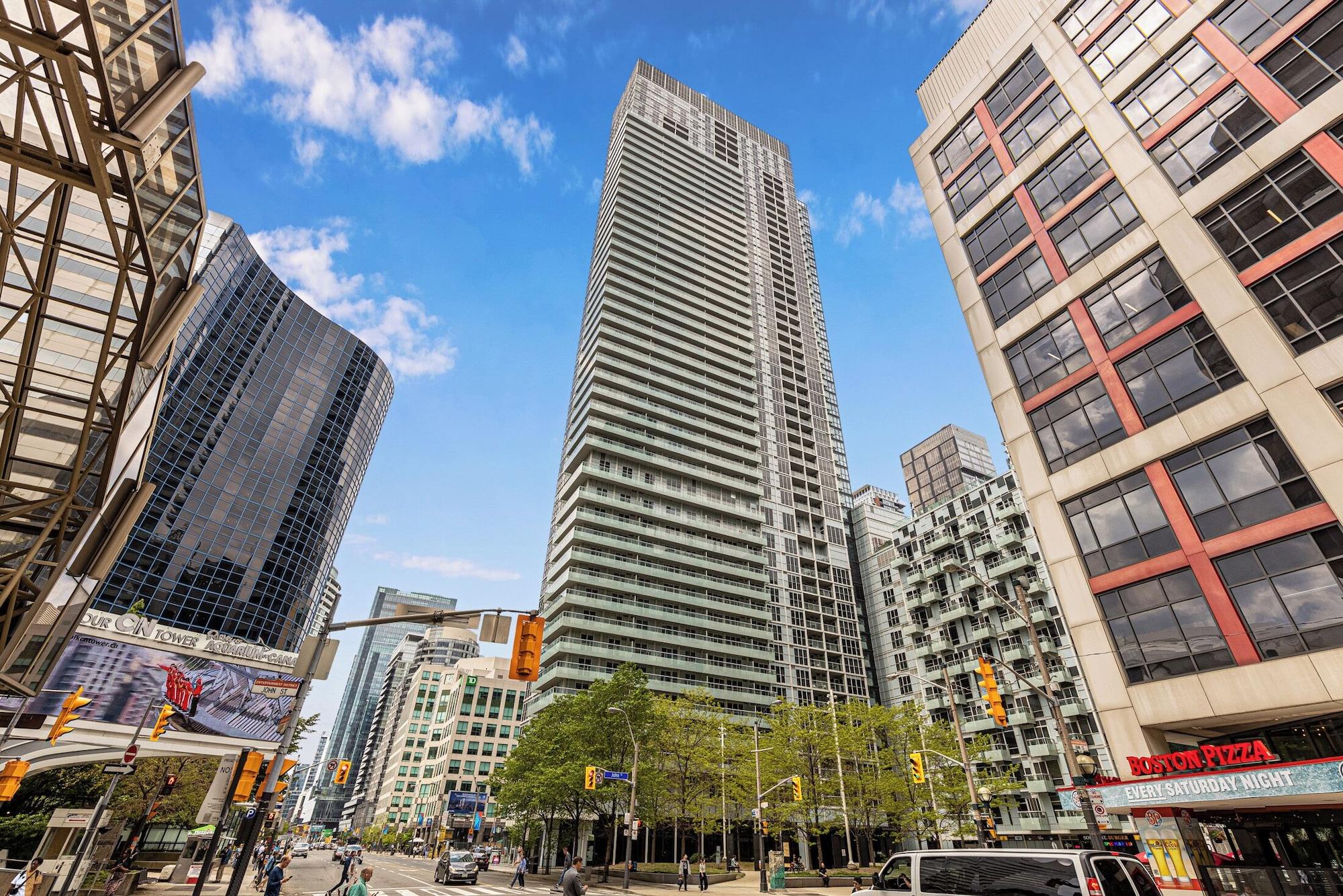 Vista Exterior The Ellison Suites - Downtown Toronto