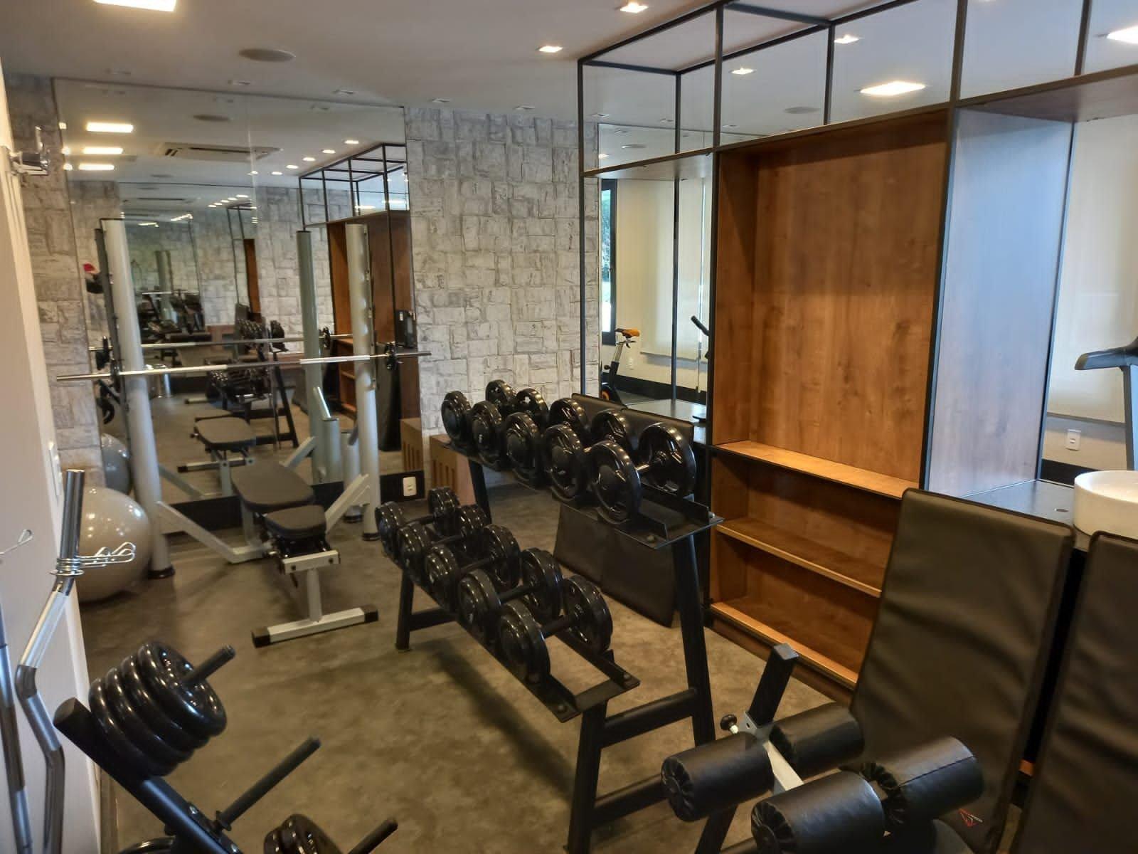 Gimnasio MRG Chateau du Golden 2 km Igreja São Pedro