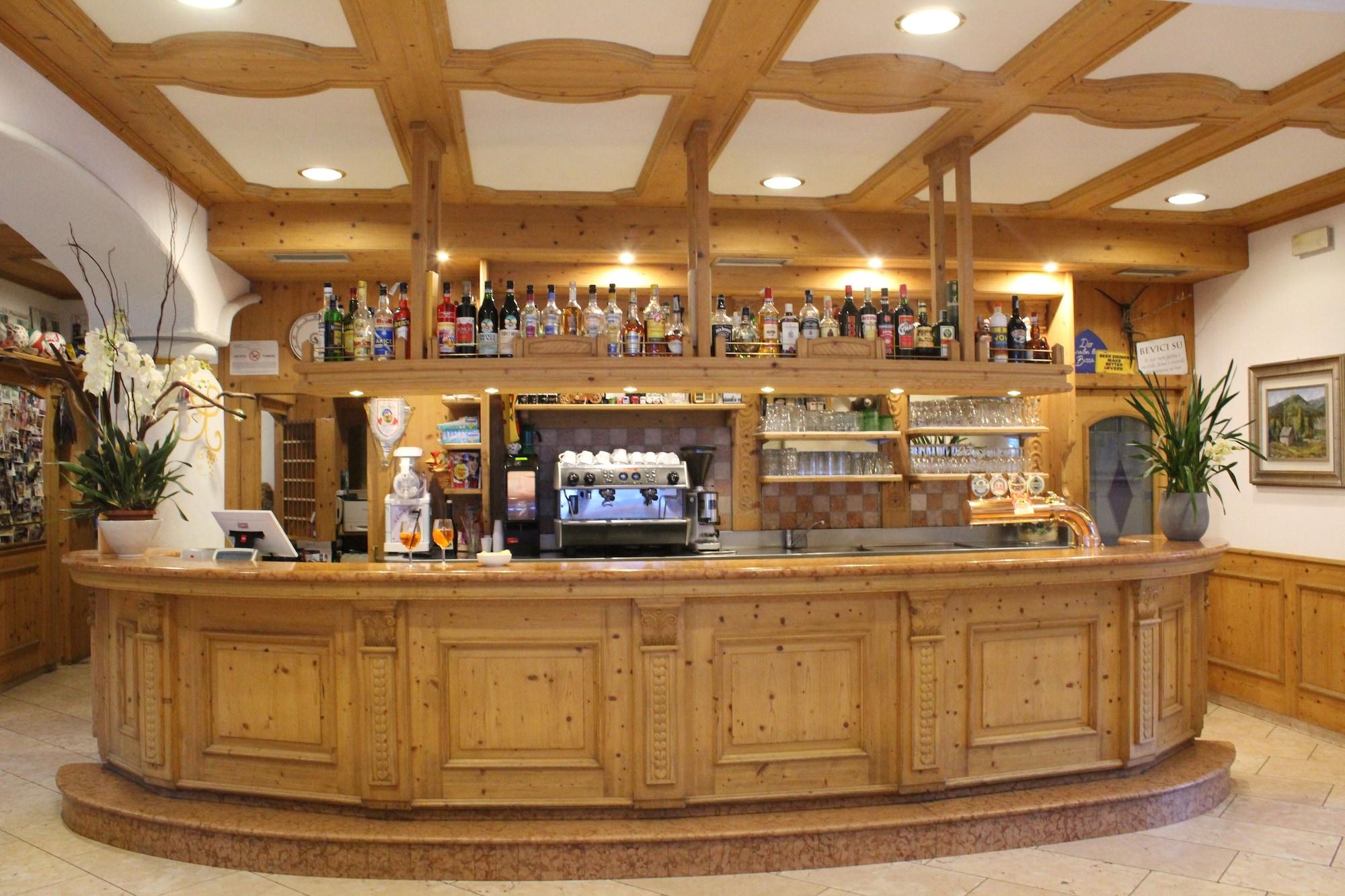 Bar/Salón Active Hotel Pineta & Camping