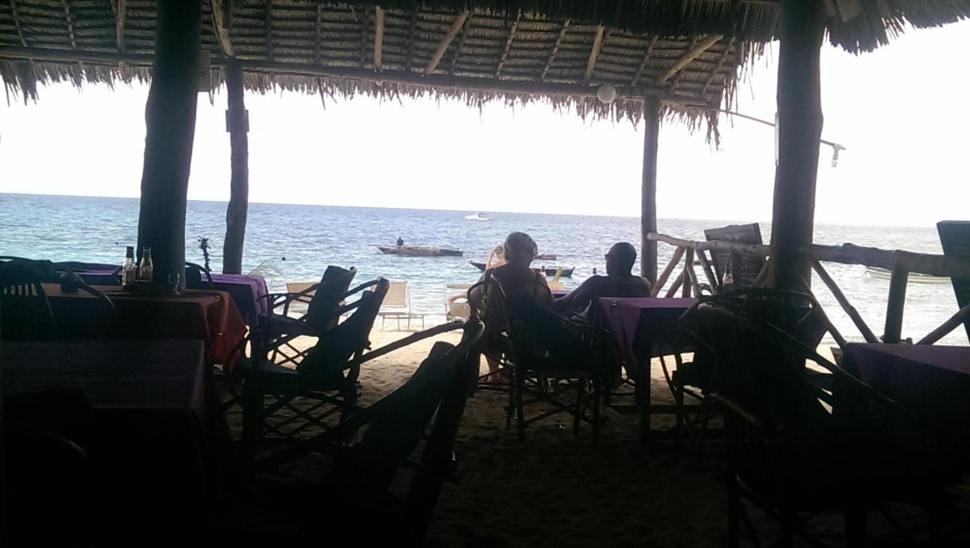 Restaurant Union Beach Bungalows