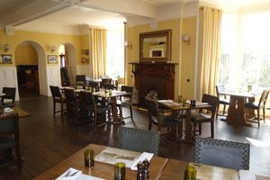 Alojamiento - Kilmarnock Arms Hotel