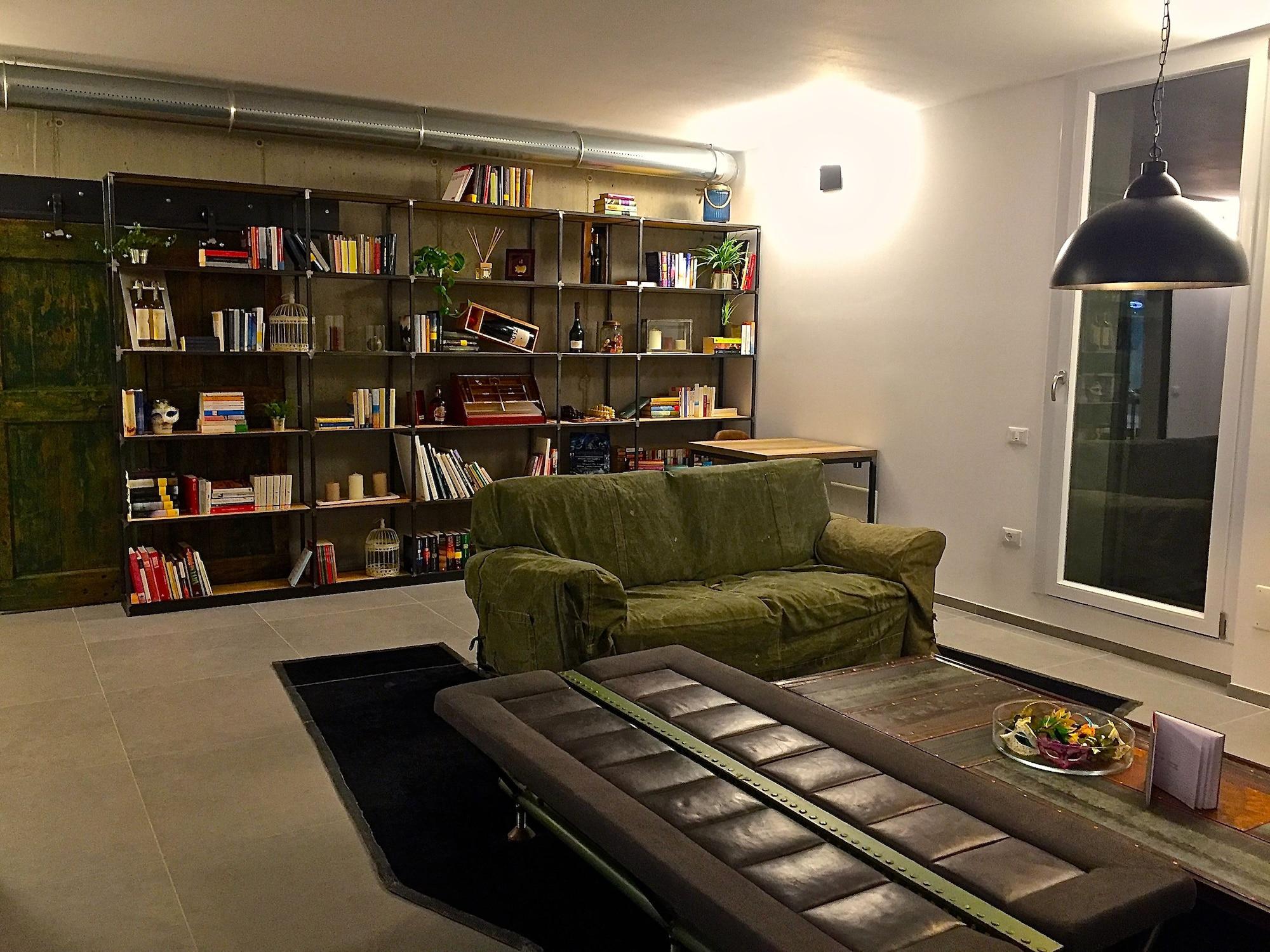 Vista Lobby Pove 2.4 Hotel