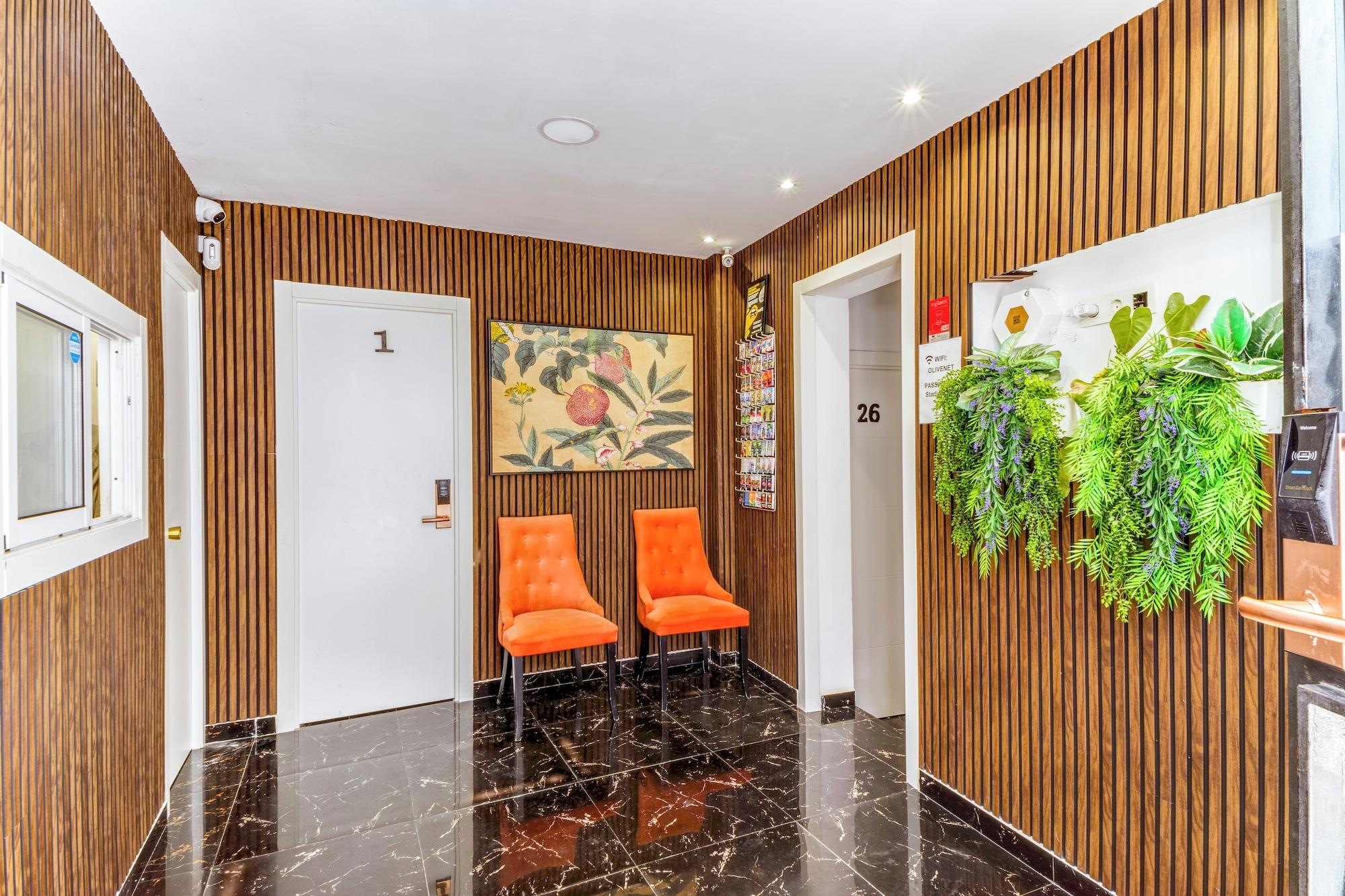 Varios SL Hostel Marbella