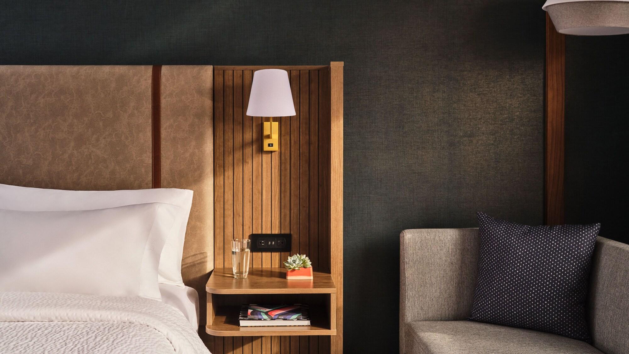 Varios Holiday Inn & Suites Tijuana Downtown by IHG