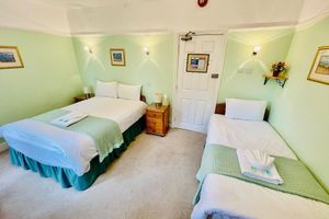 Alojamiento - Pickwicks Guest House