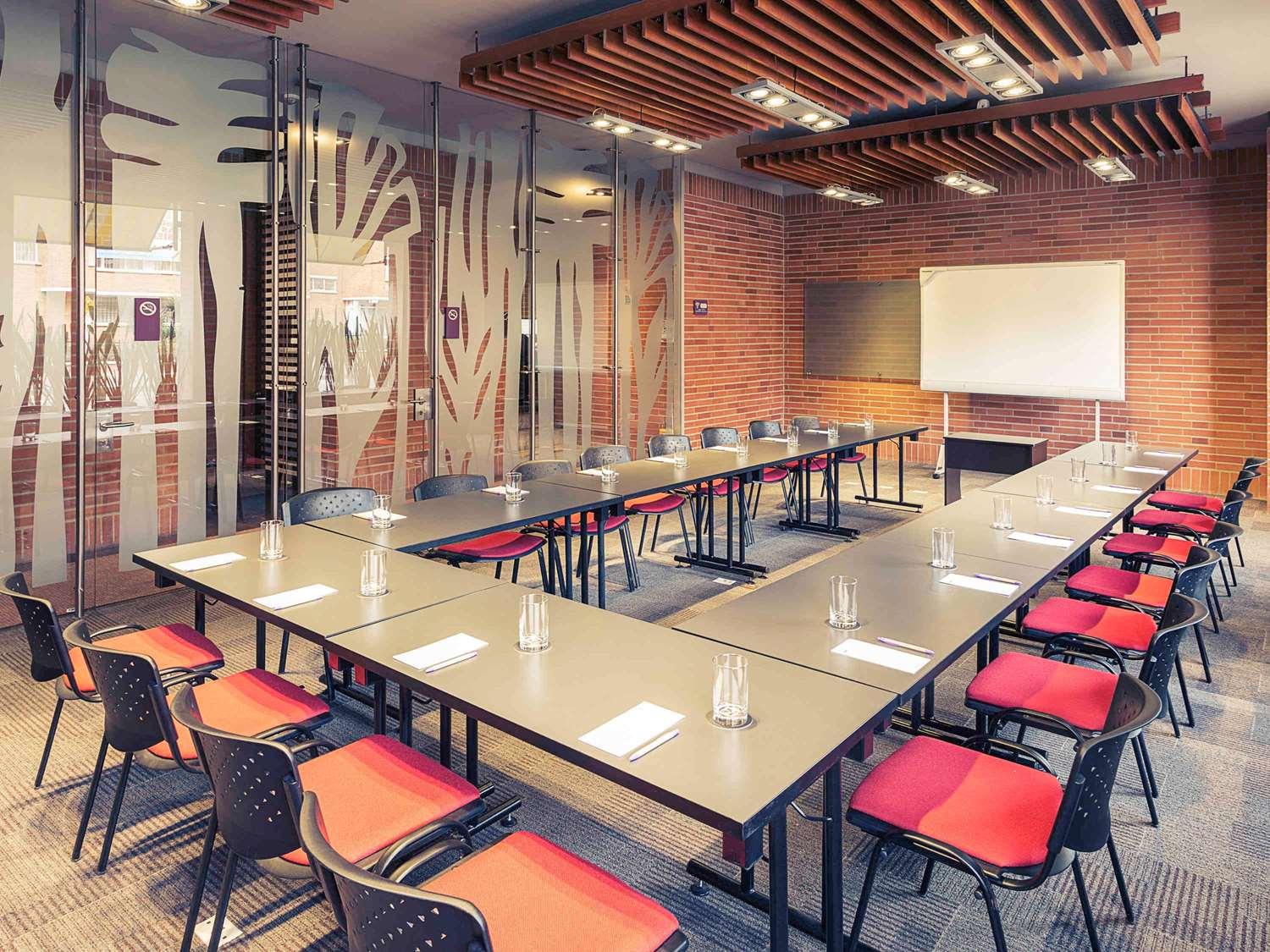 Sala de Reuniones Mercure Bogota BH Zona Financiera