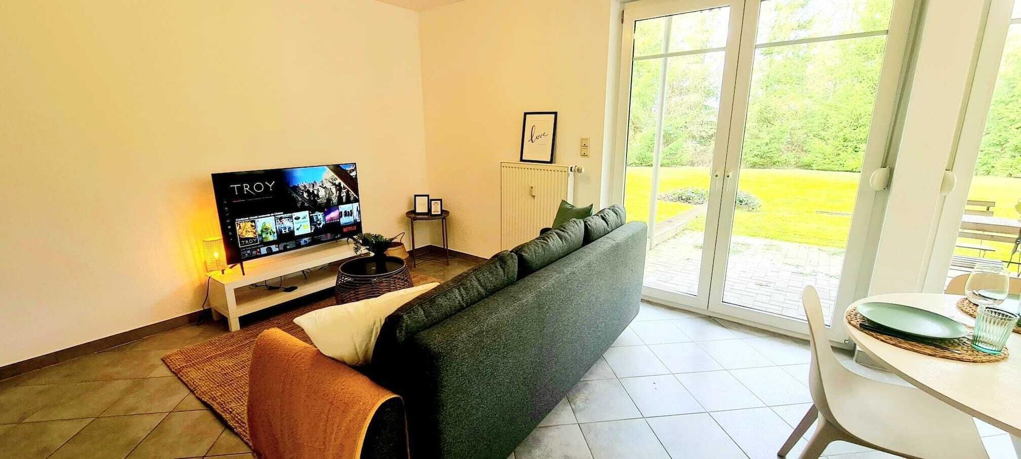 Varios New 1 Bedroom Flat with Balcony & Garden