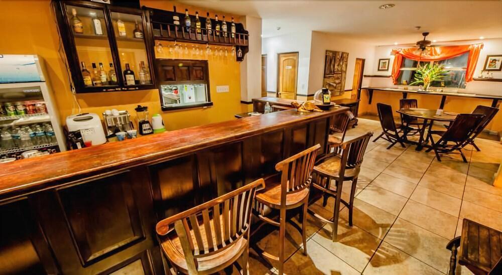 Bar/Salón Bocas Paradise Hotel