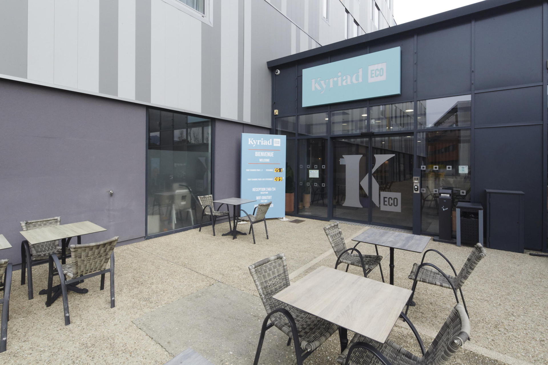 Varios Kyriad ECO - Clermont Ferrand Estaing