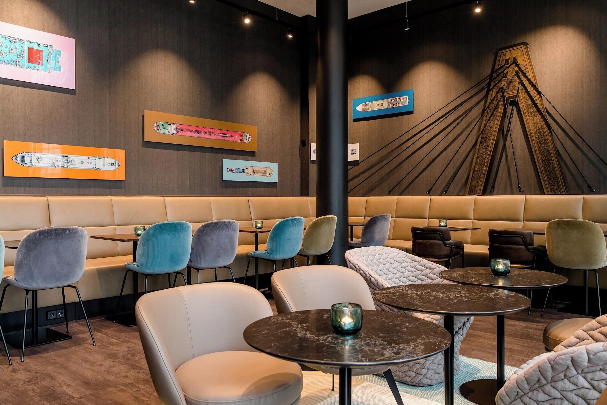 Bar/Salón Motel One Köln-Altstadt