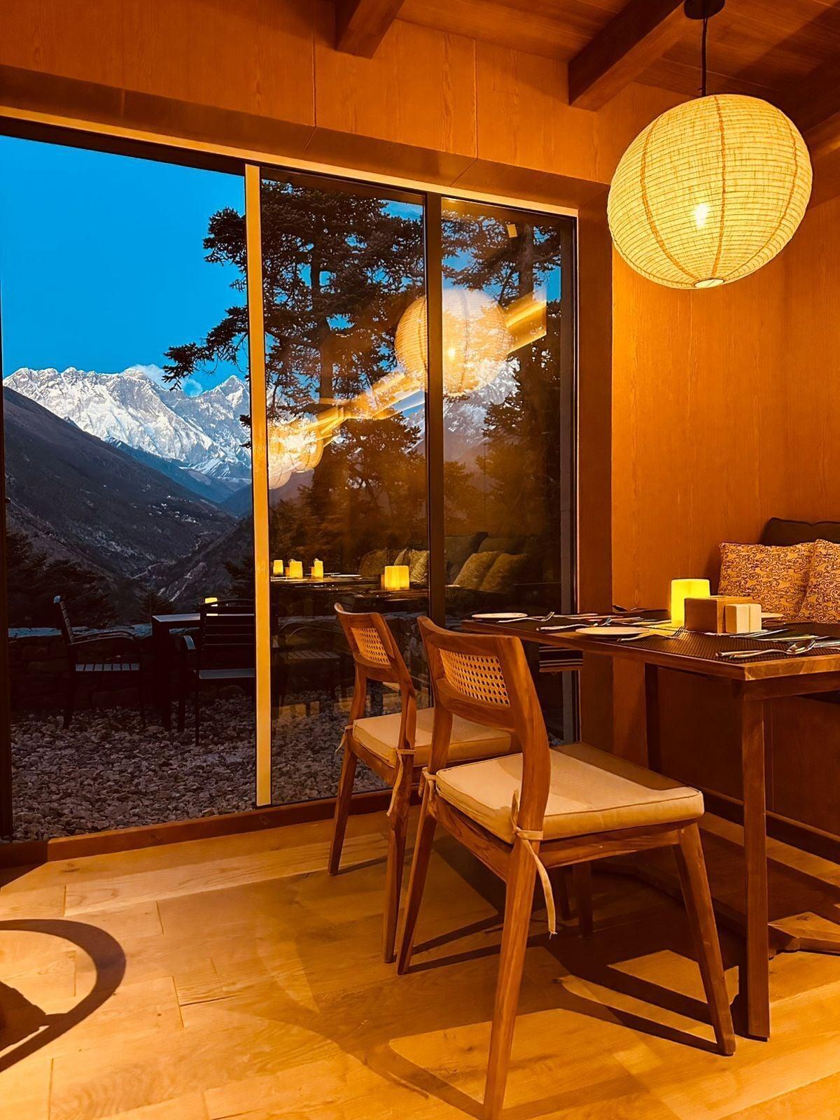 Varios The Himalayan Tyangboche