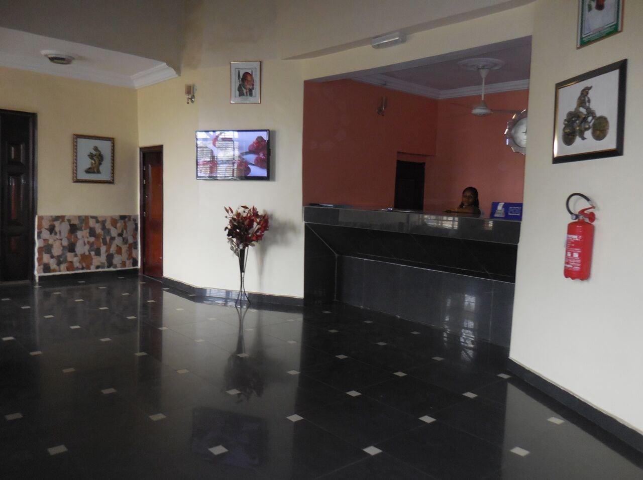 Vista Lobby Calabar Grand Hotel