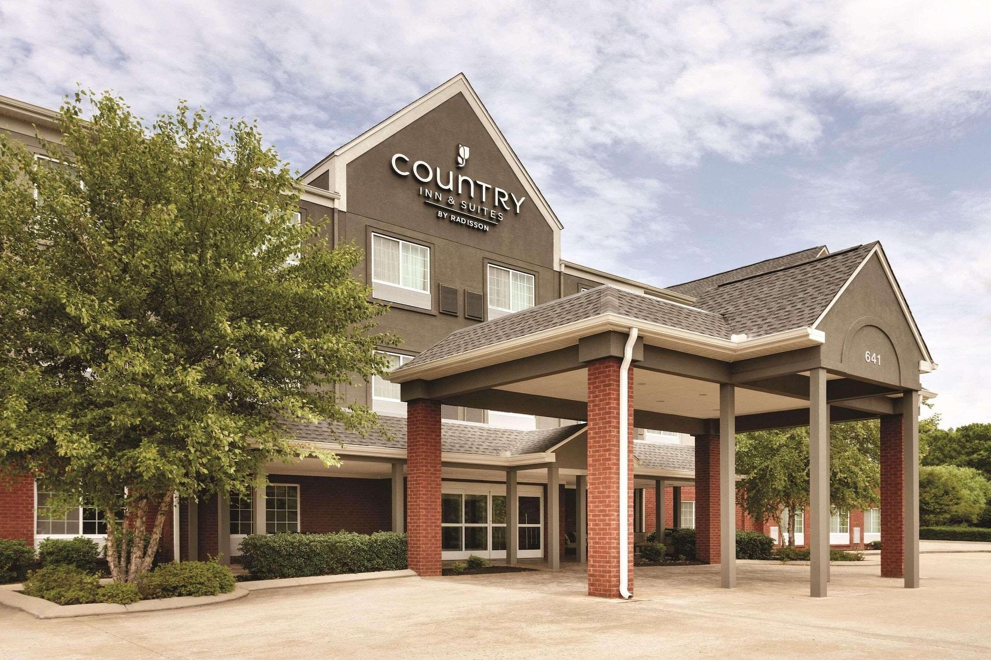 Vista Exterior Country Inn & Suites by Radisson, Goodlettsville, TN