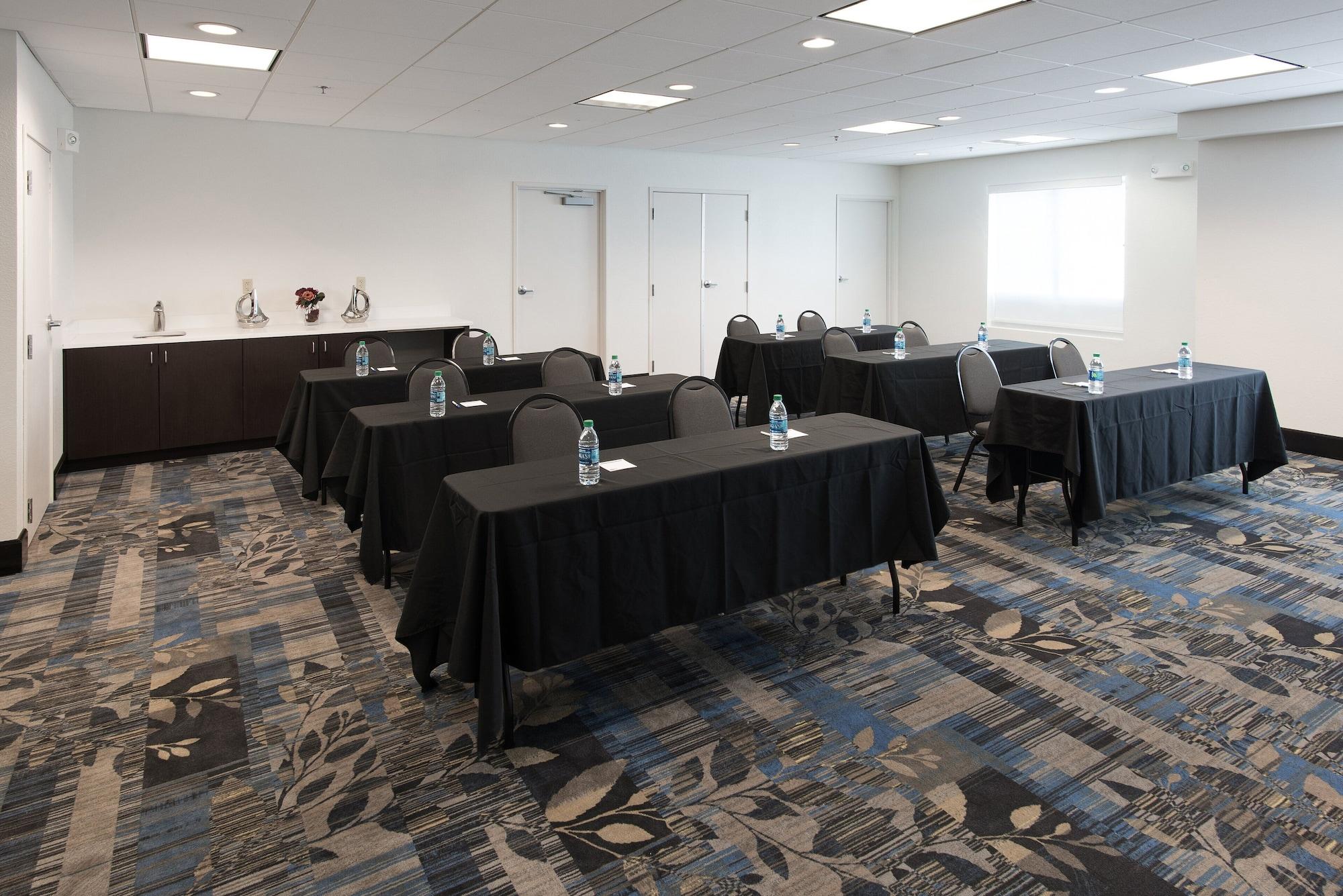 Sala de Reuniones Holiday Inn Express Hotel & Suites East Wichita I-35 Andover by IHG