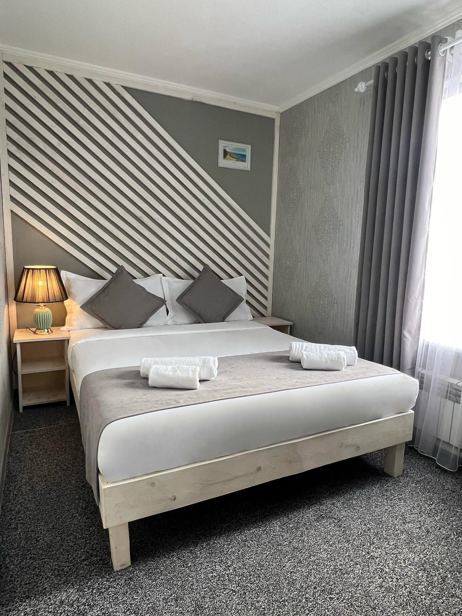Varios Hotel Kausar