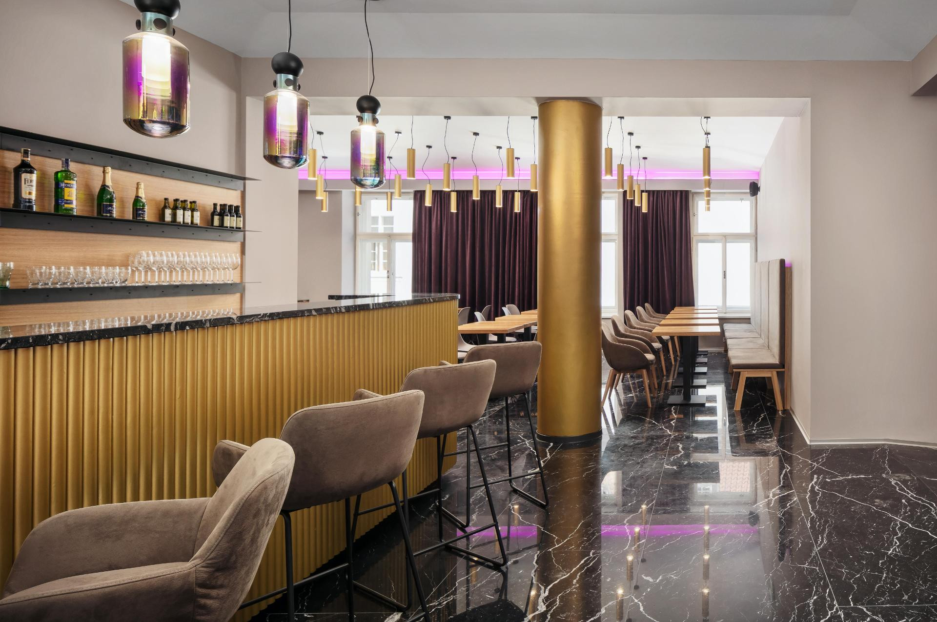 Bar/Salón MOODs Charles Bridge