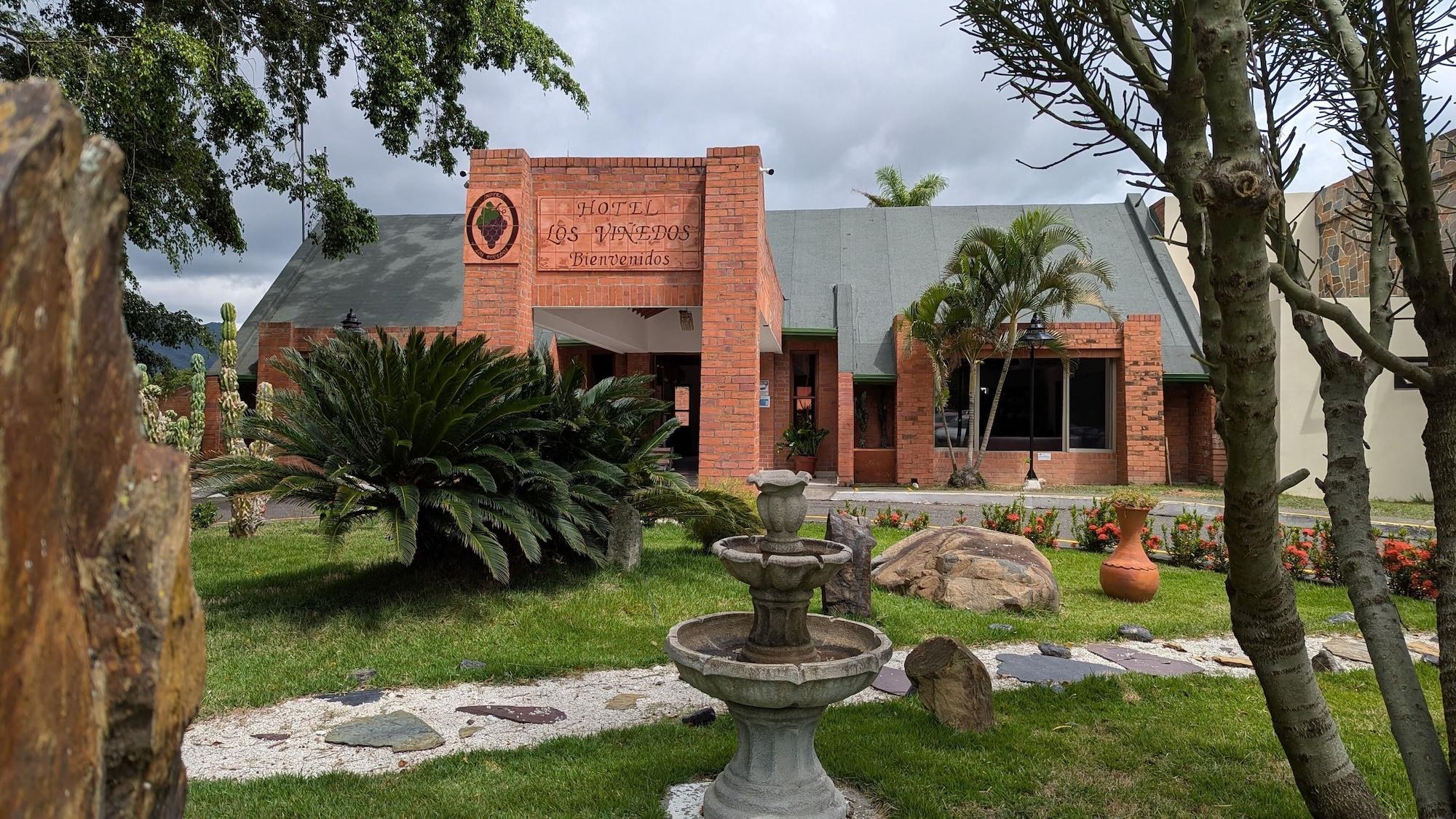 Vista Exterior Hotel Los Viñedos