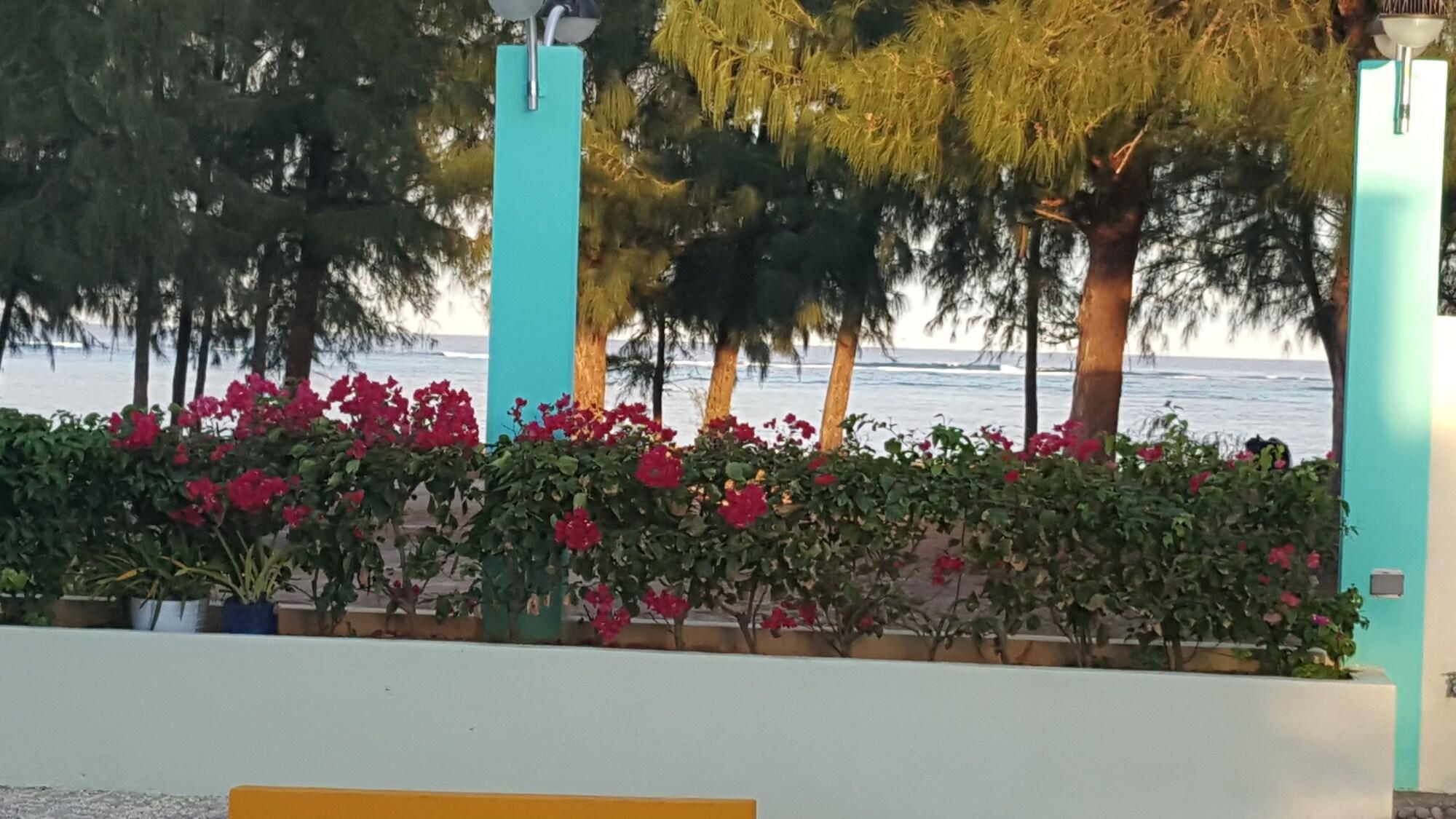 Vista Exterior Saipan Beach Hotel