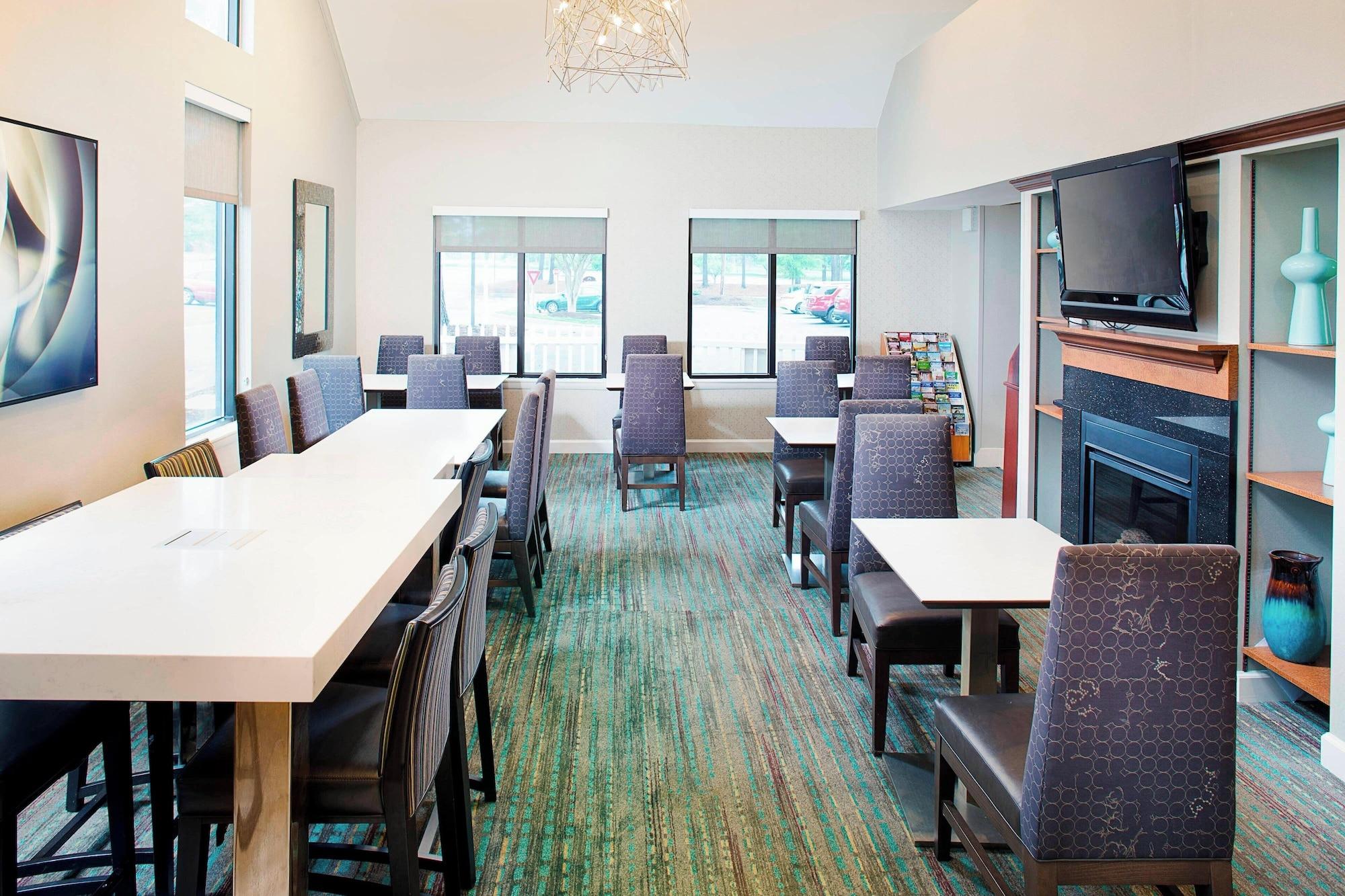 Restaurant Residence Inn by Marriott Richmond West End