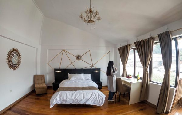 EMILIA HOTEL BOUTIQUE