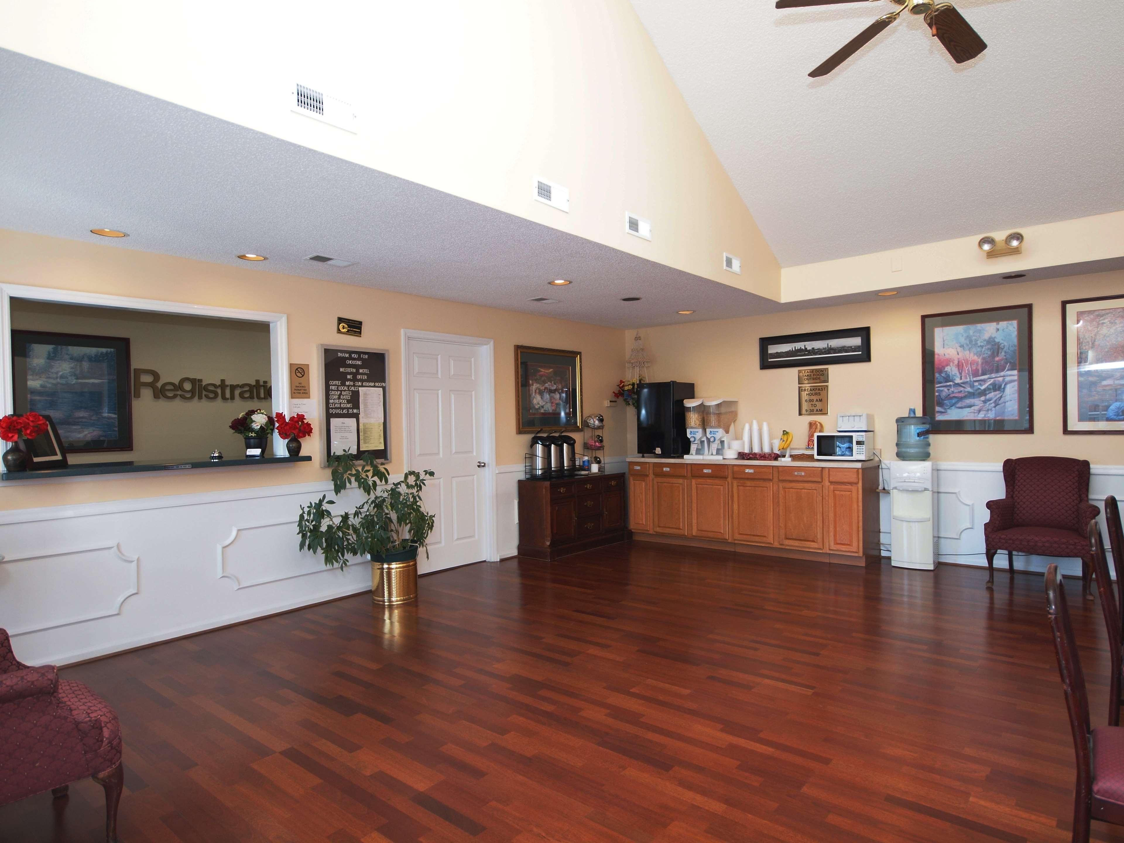 Vista Lobby Western Motel