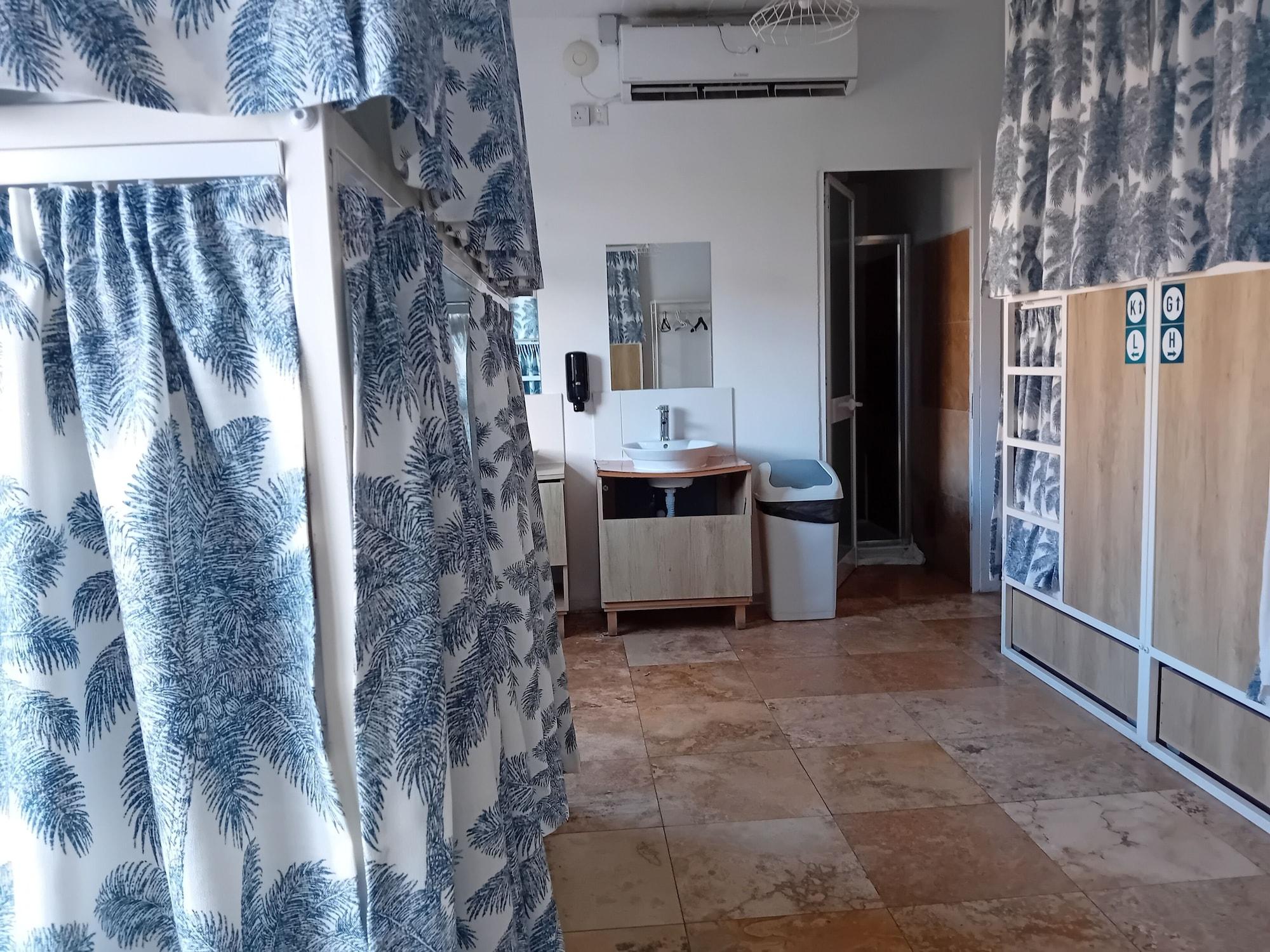 Habitación Follow the Sun Boutique Hostel - Pool, Breakfast & Sea Views