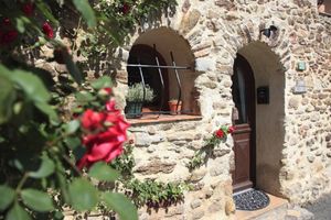 Alquiler Vacacional - Beautiful cottage in a peaceful village known for its stunning walks and wine.